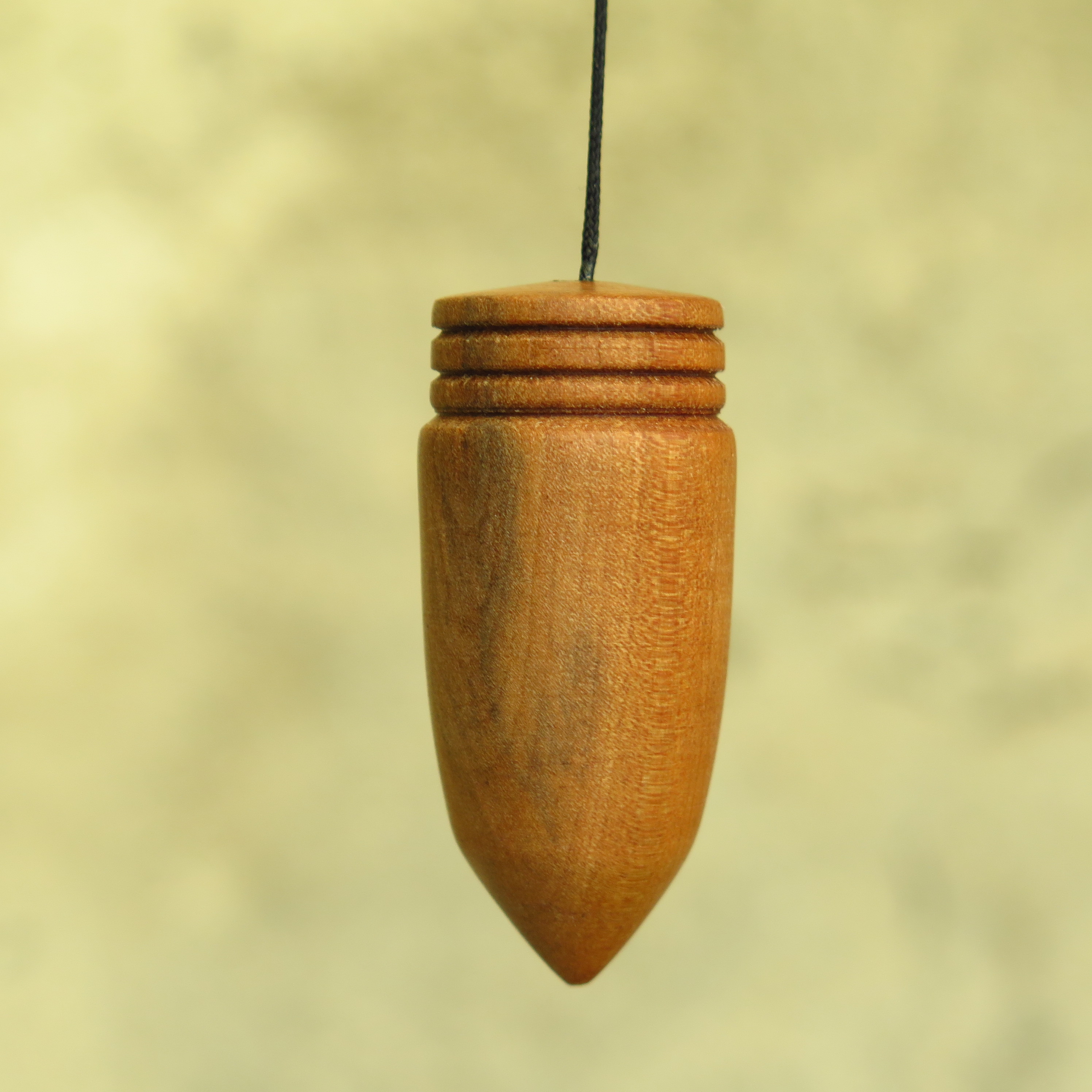 Pendule en bois de poirier