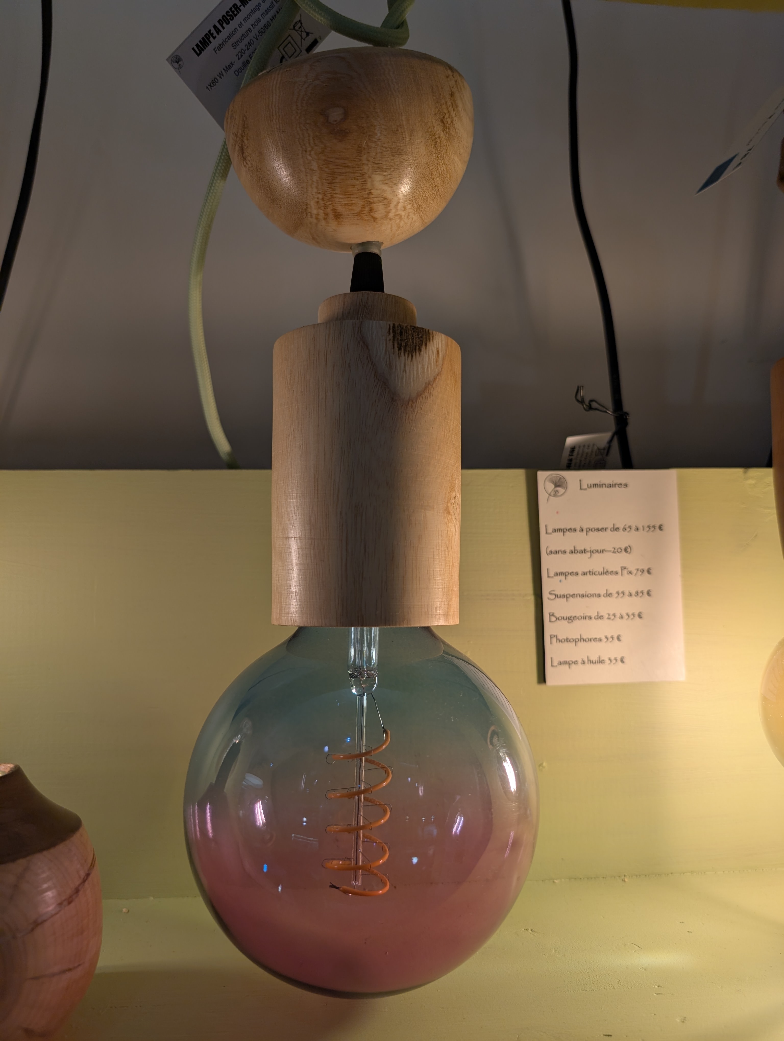 Suspension en bois de figuier