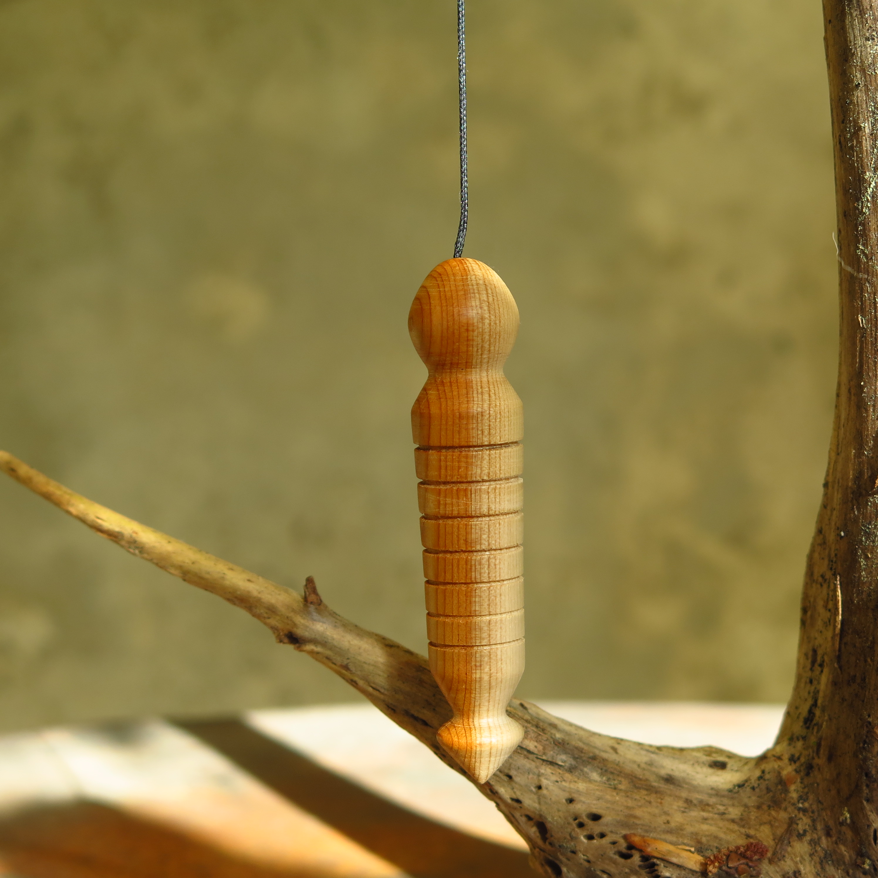 Pendule de radiesthésie en bois d'If