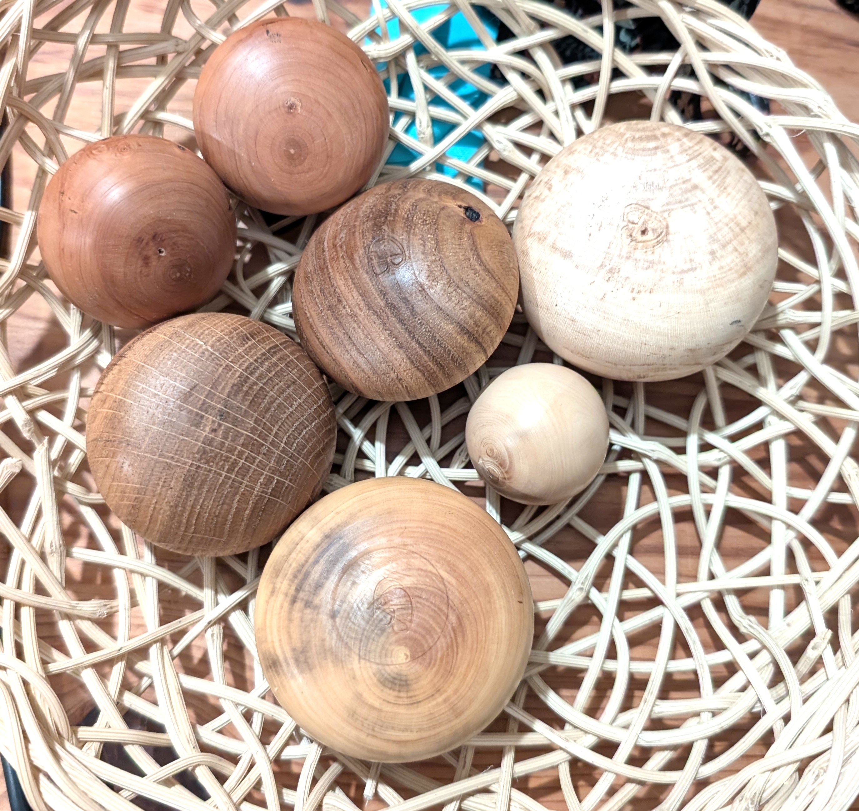 Galet en bois massif