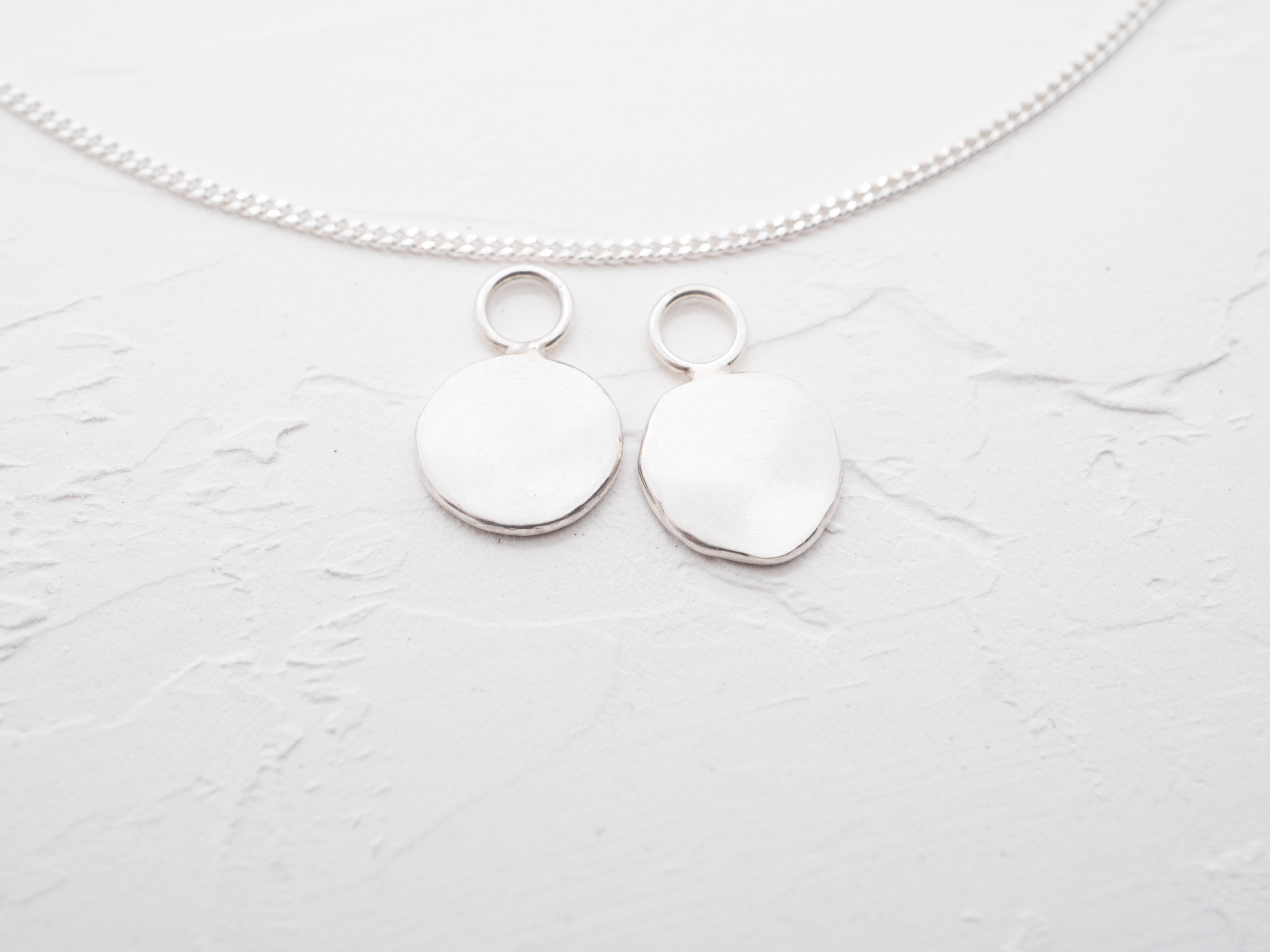 HALSKETTE MIT ANHÄNGER