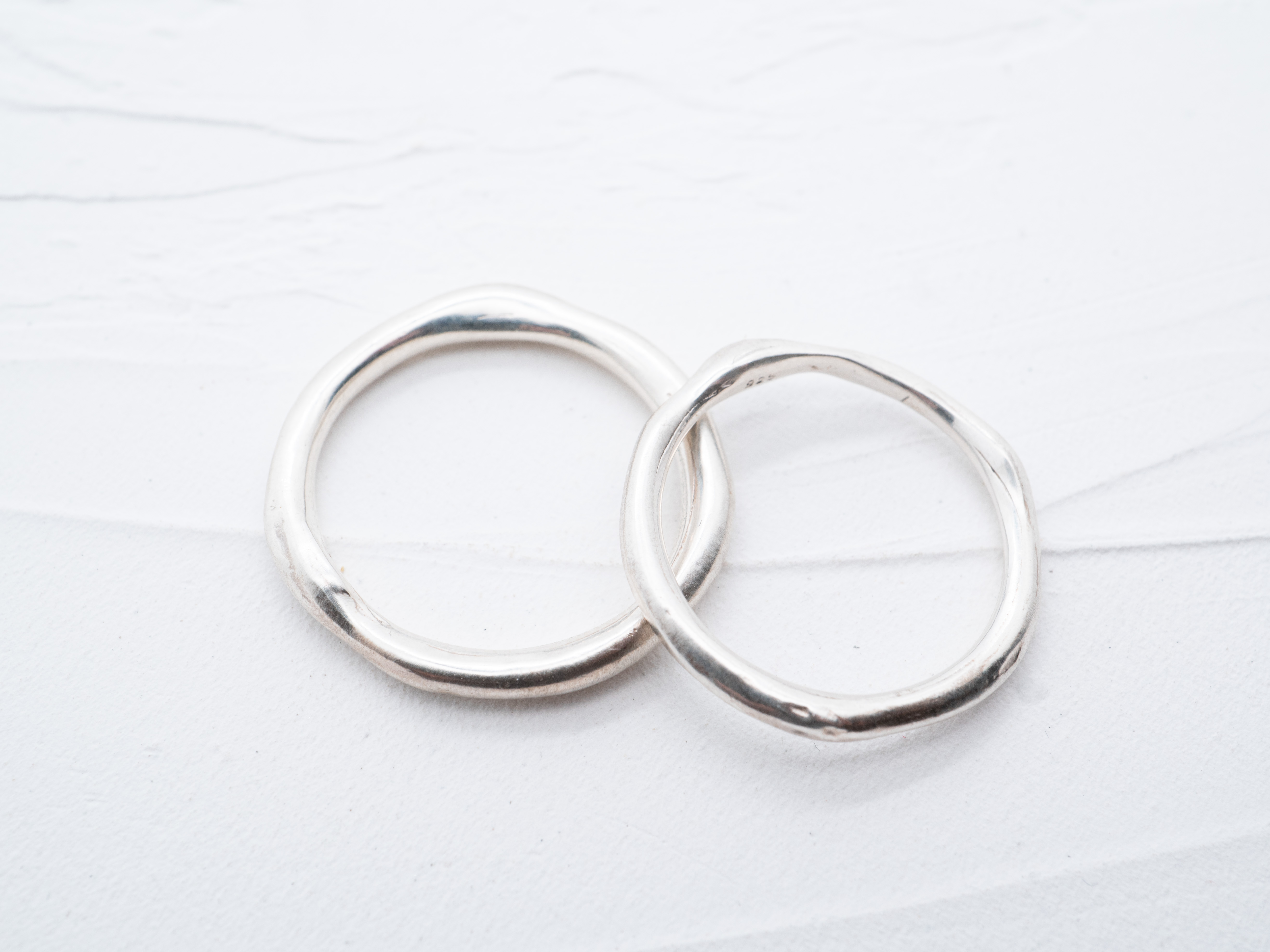 ORGANISCH GEFORMTER RING