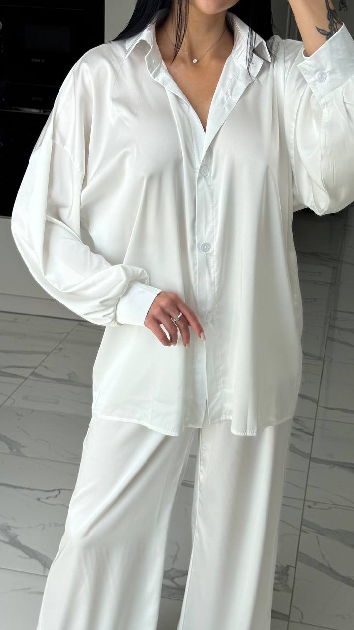 Šilkinis kostiumėlis 