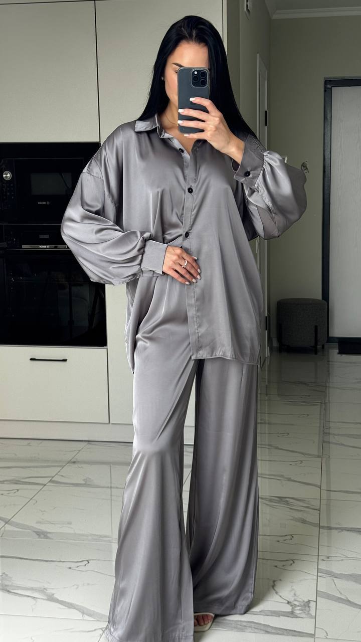 Šilkinis kostiumėlis 