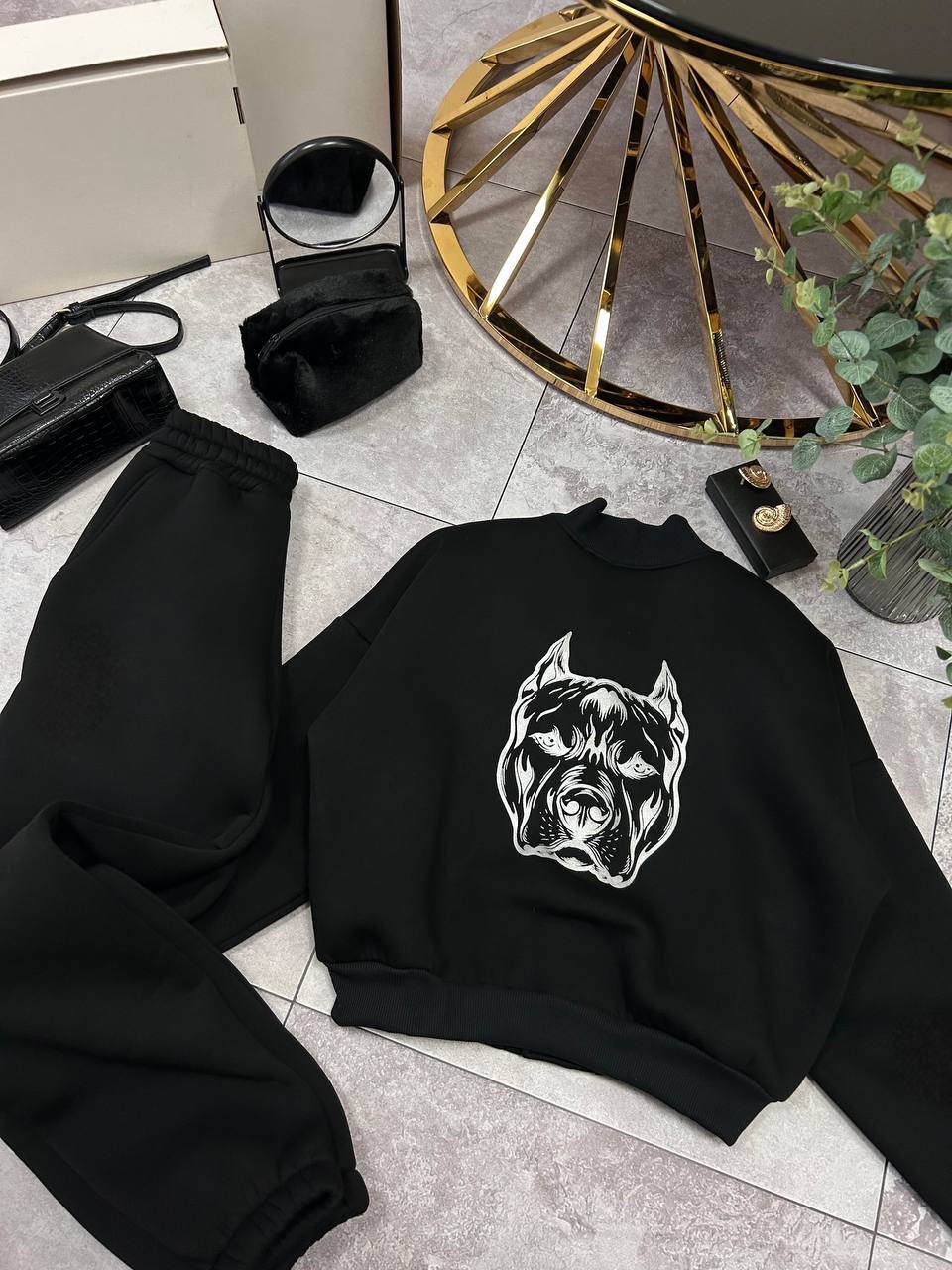 Laisvalaikio kostiumėlis 