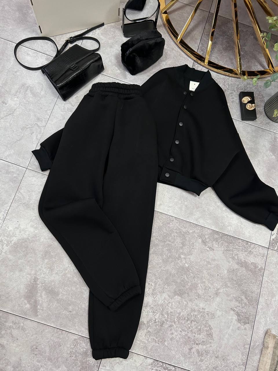 Laisvalaikio kostiumėlis 