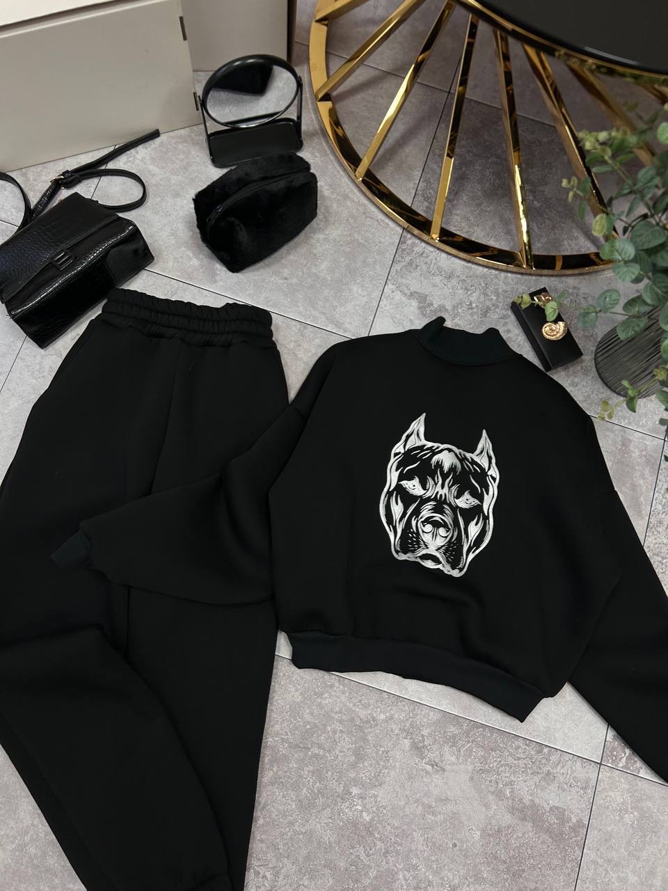 Laisvalaikio kostiumėlis 