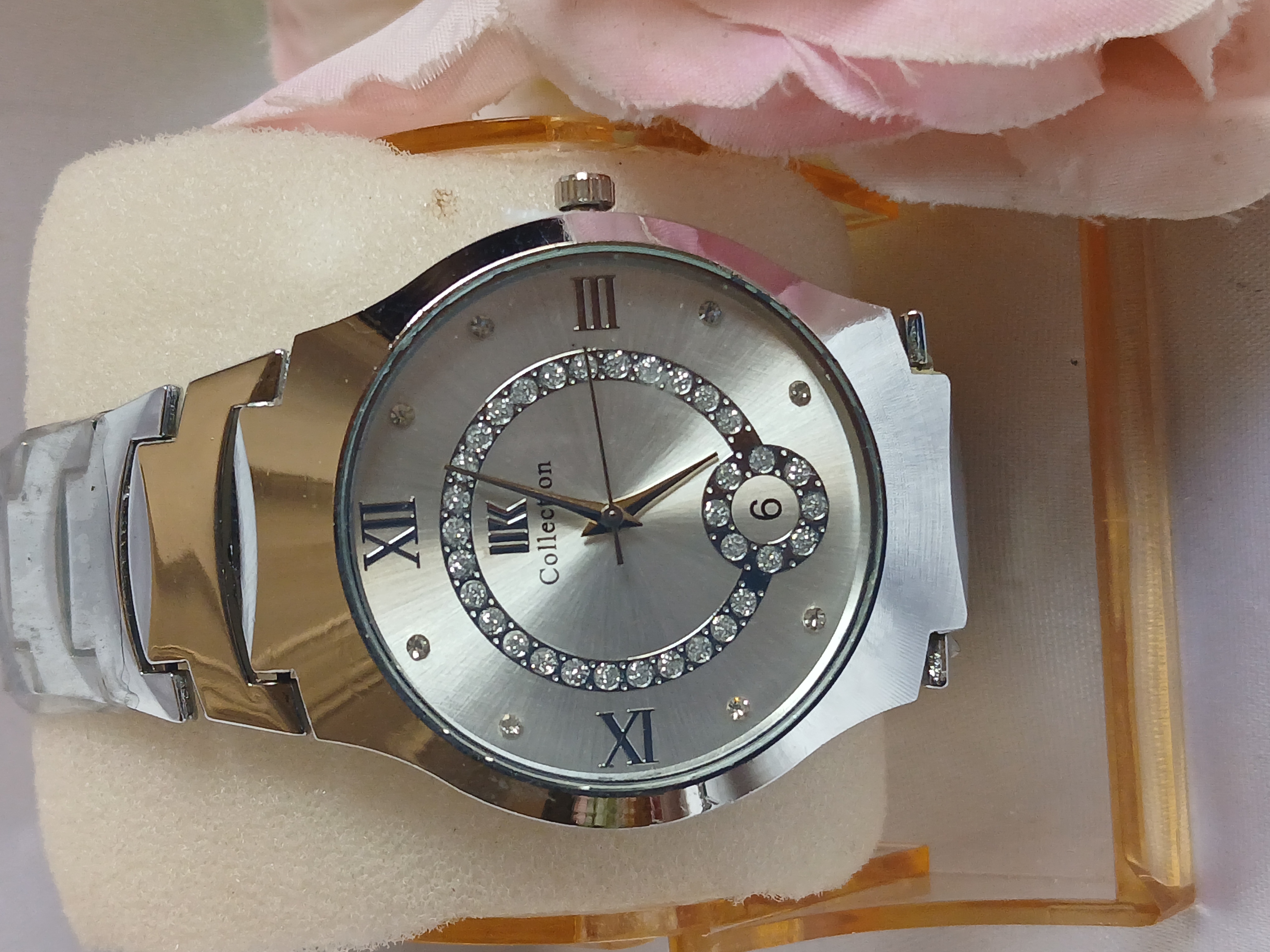 Elegant Silver Wristwatch