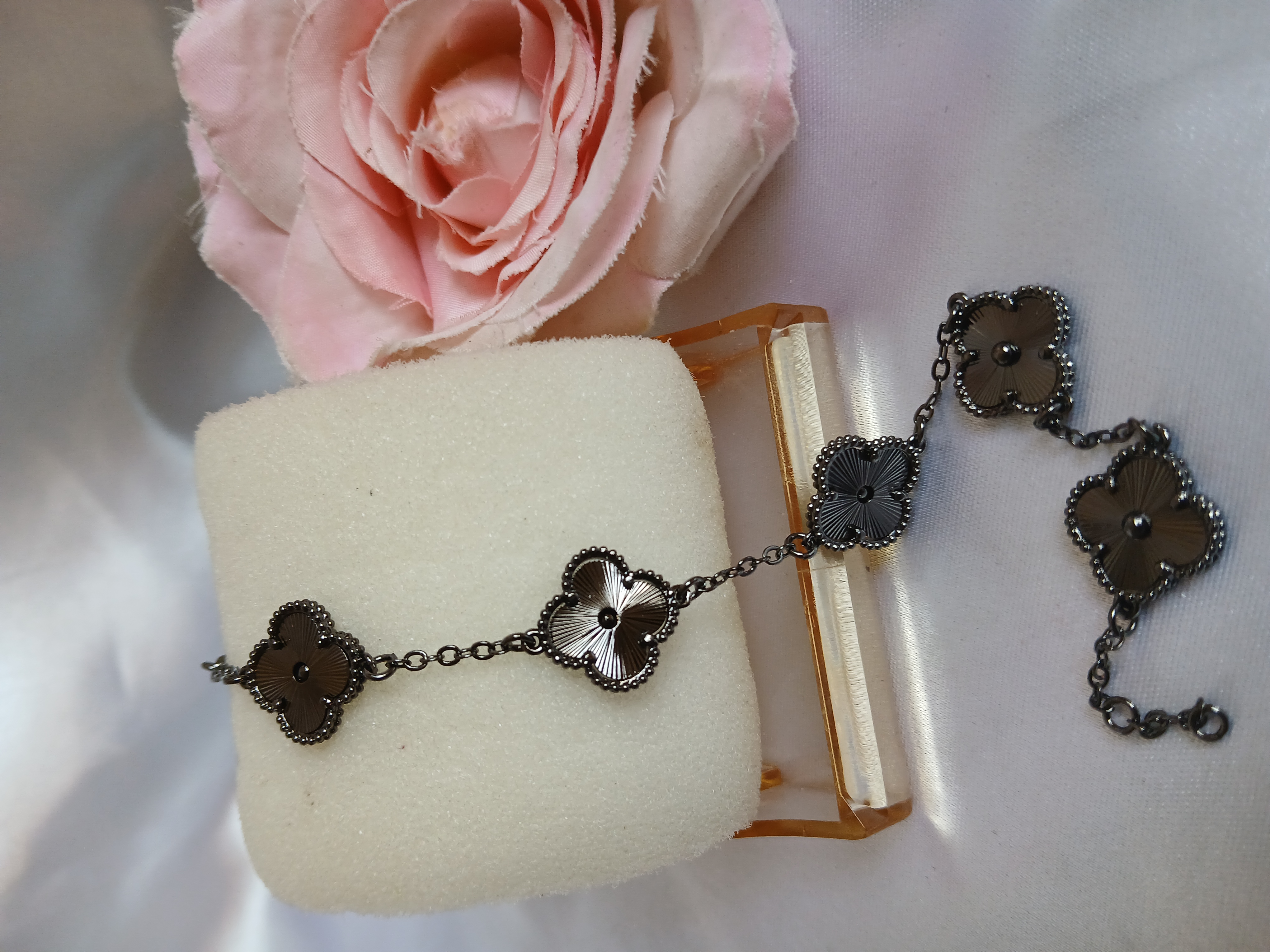 Elegant Floral Bracelet