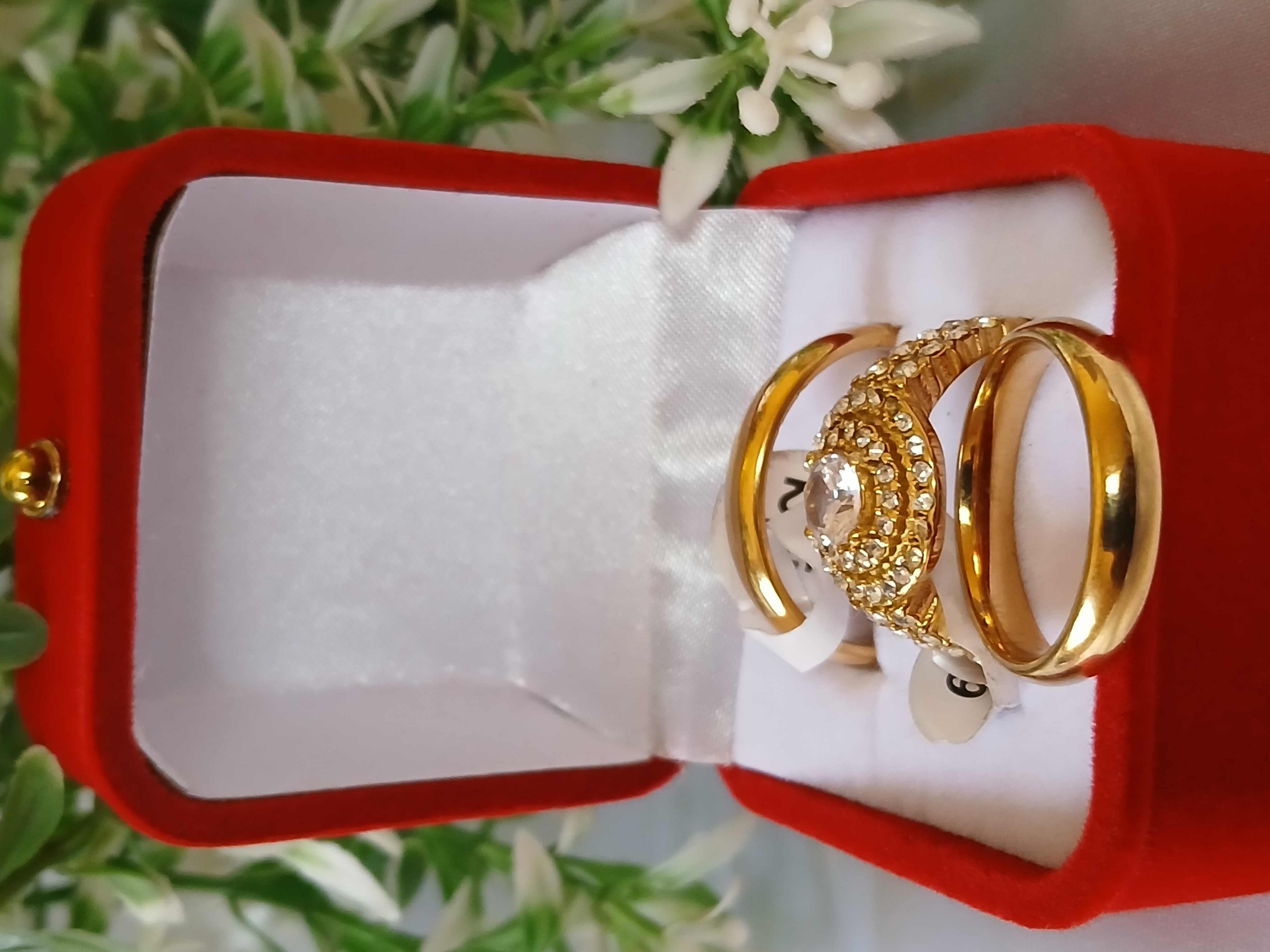 Elegant Gold Ring Set