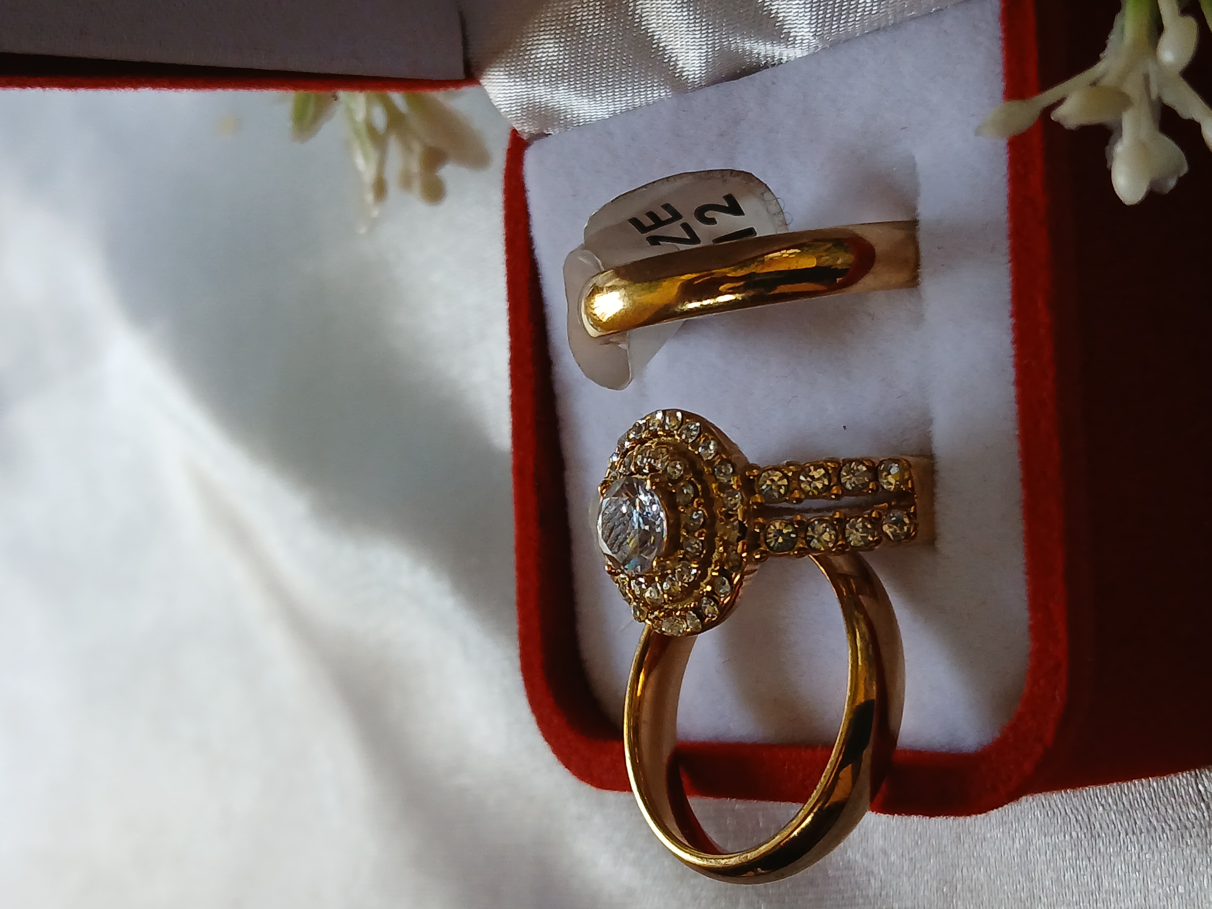 Elegant Gold Ring Set