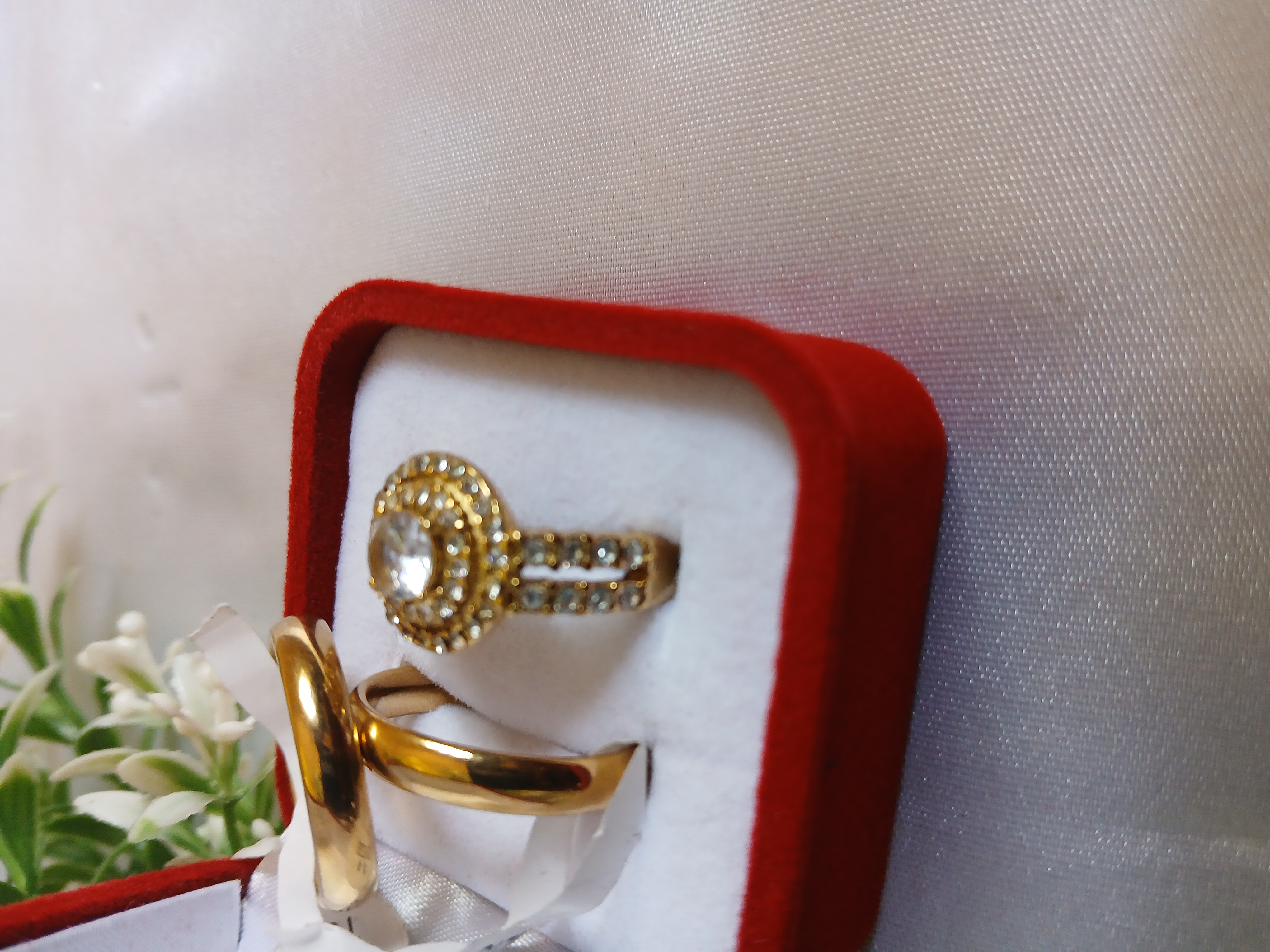 Elegant Gold Ring Set