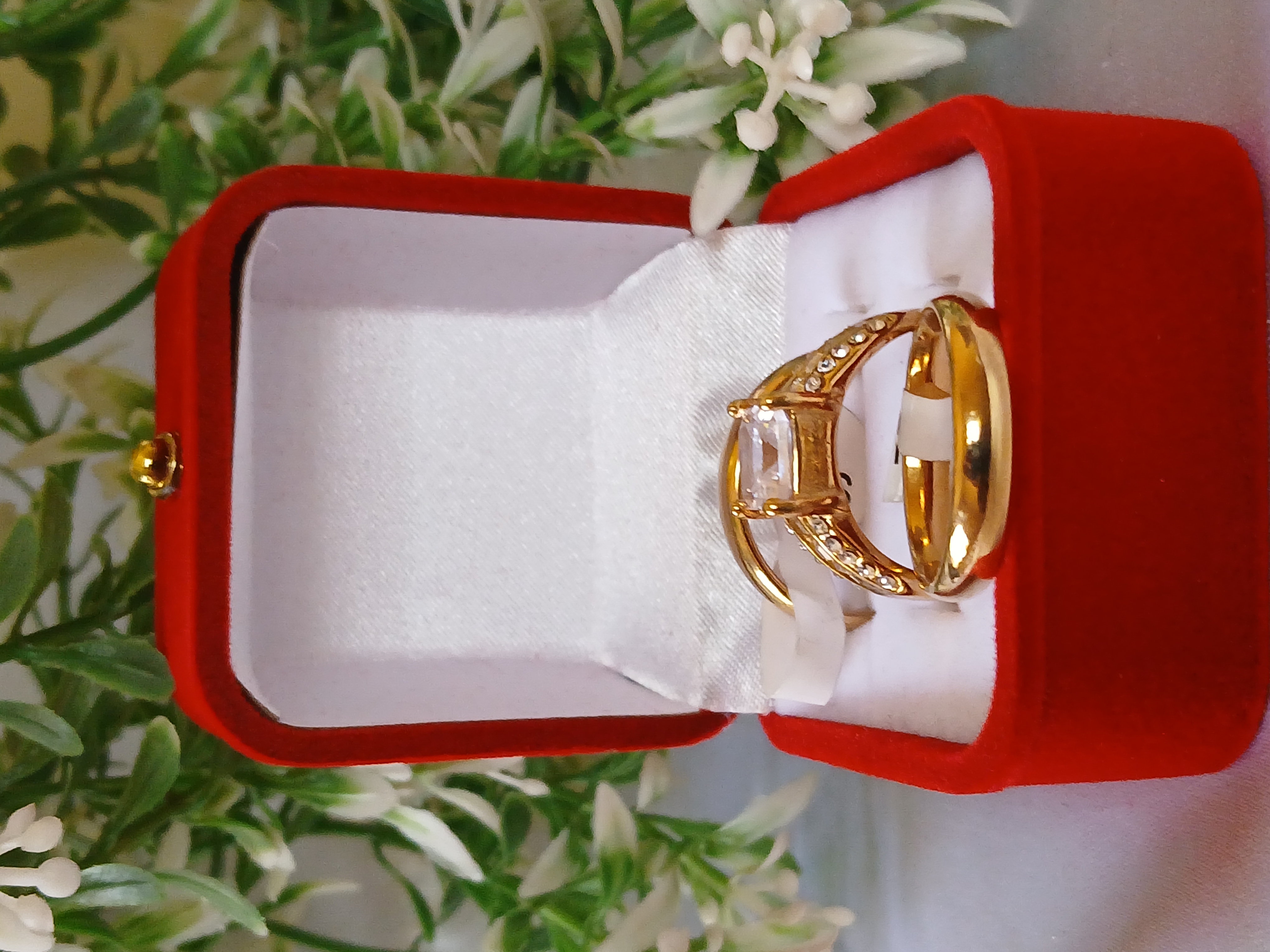 Gold Diamond Ring Including Box