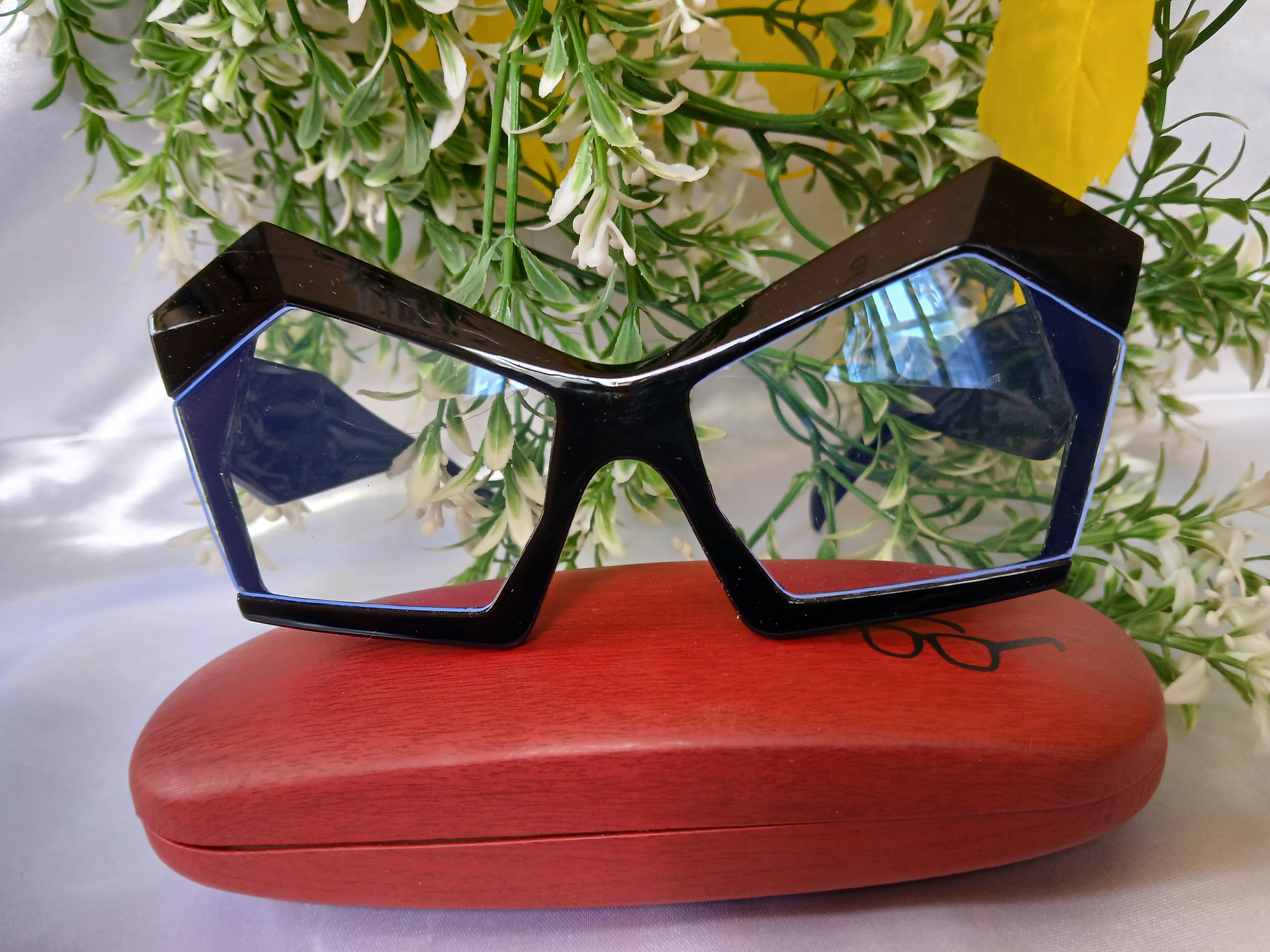 Geometric Black Frame Glasses without case