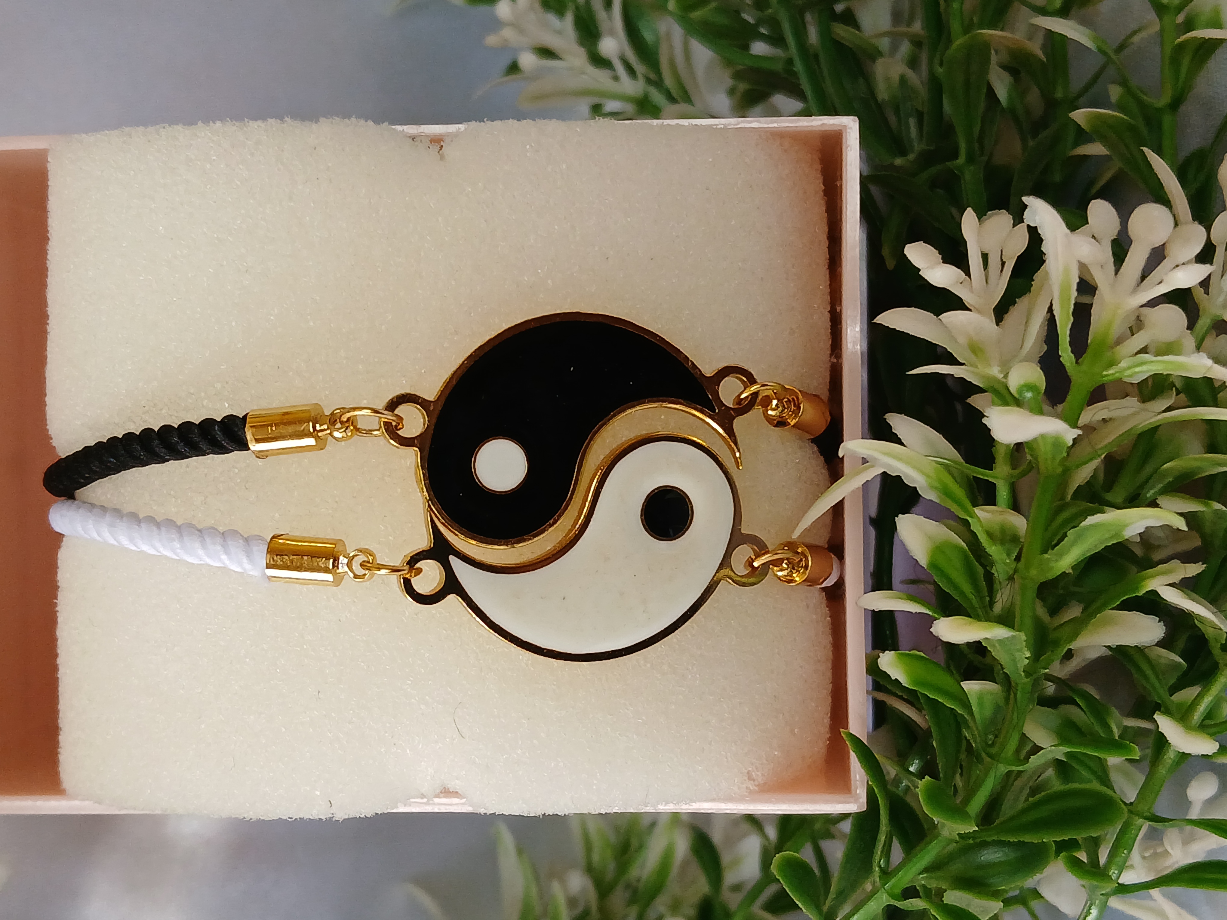 Yin-Yang Coupled Bracelet