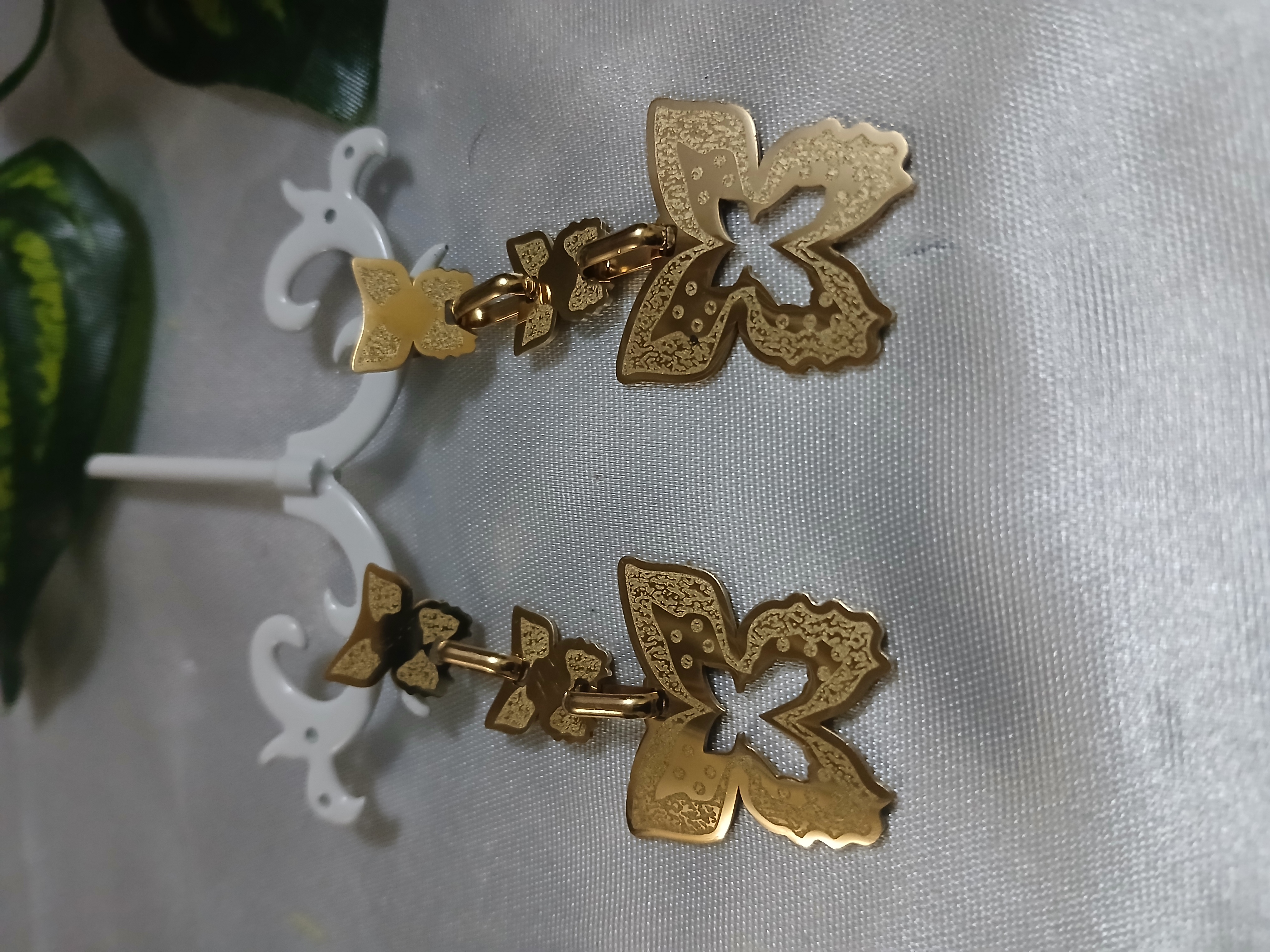 Elegant Gold Flower Earrings