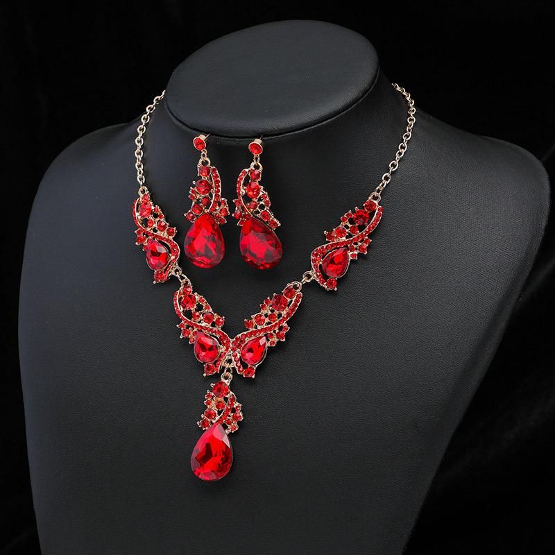 Elegant Red Jewelry Set