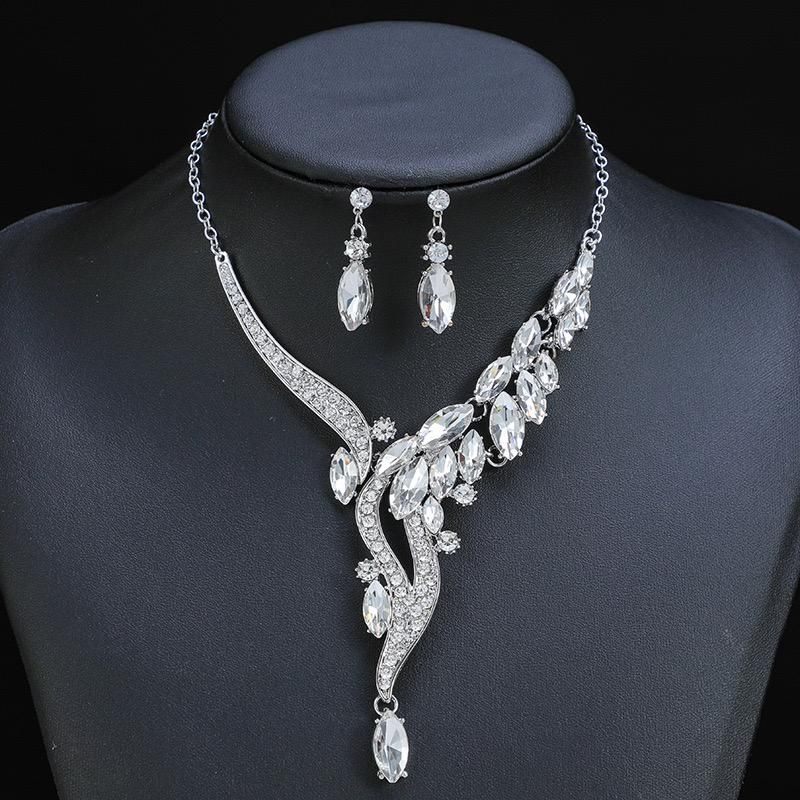 Elegant Crystal Jewelry Set