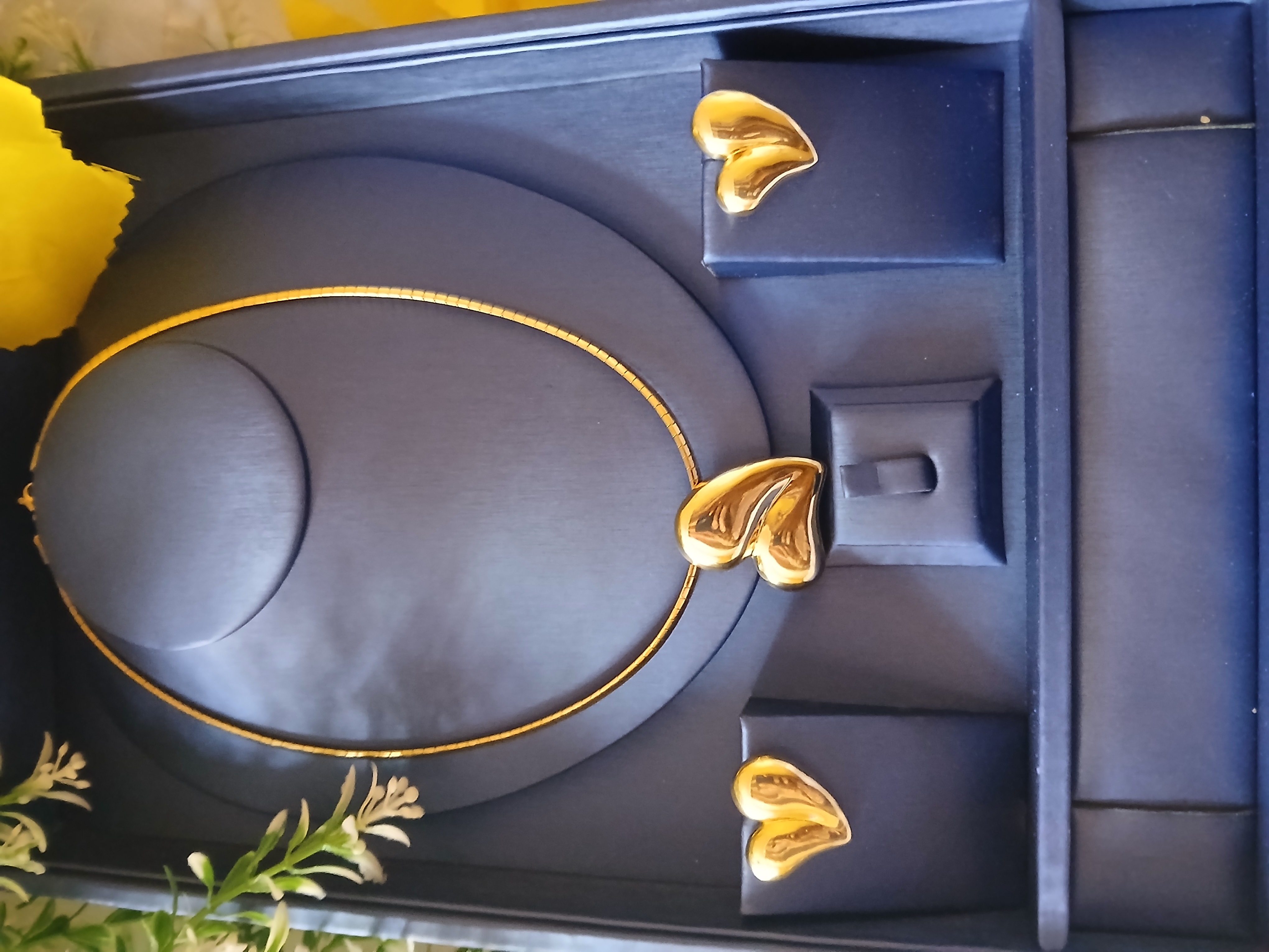 Elegant Decorative jewelry set