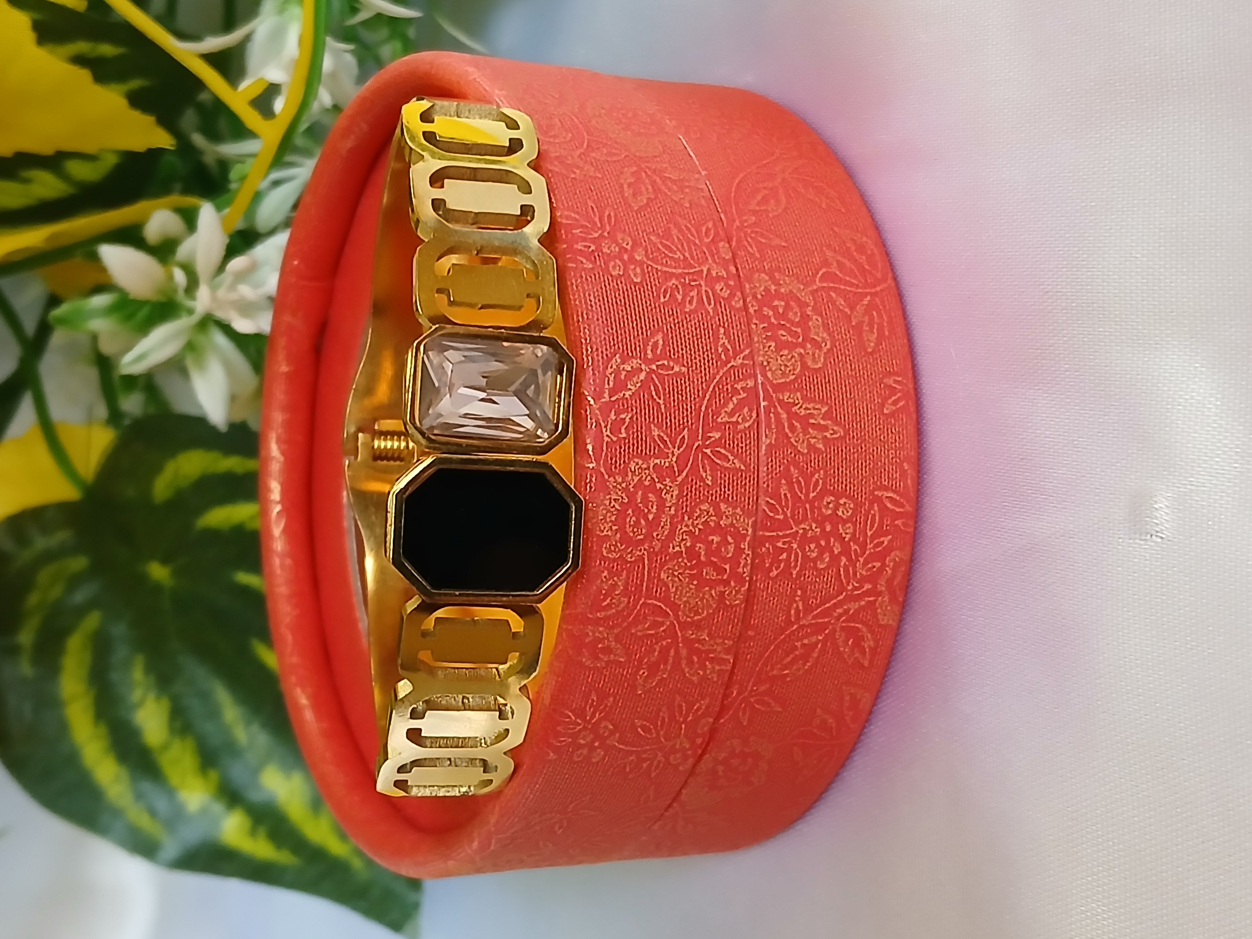 Elegant Gold Bangle