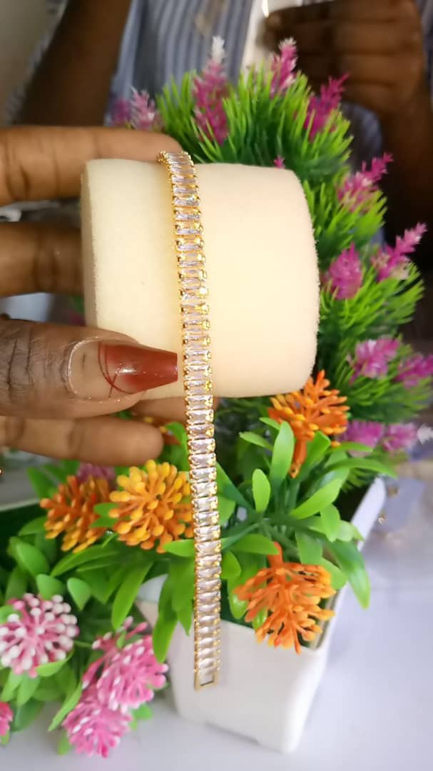 Elegant Gold Bracelet