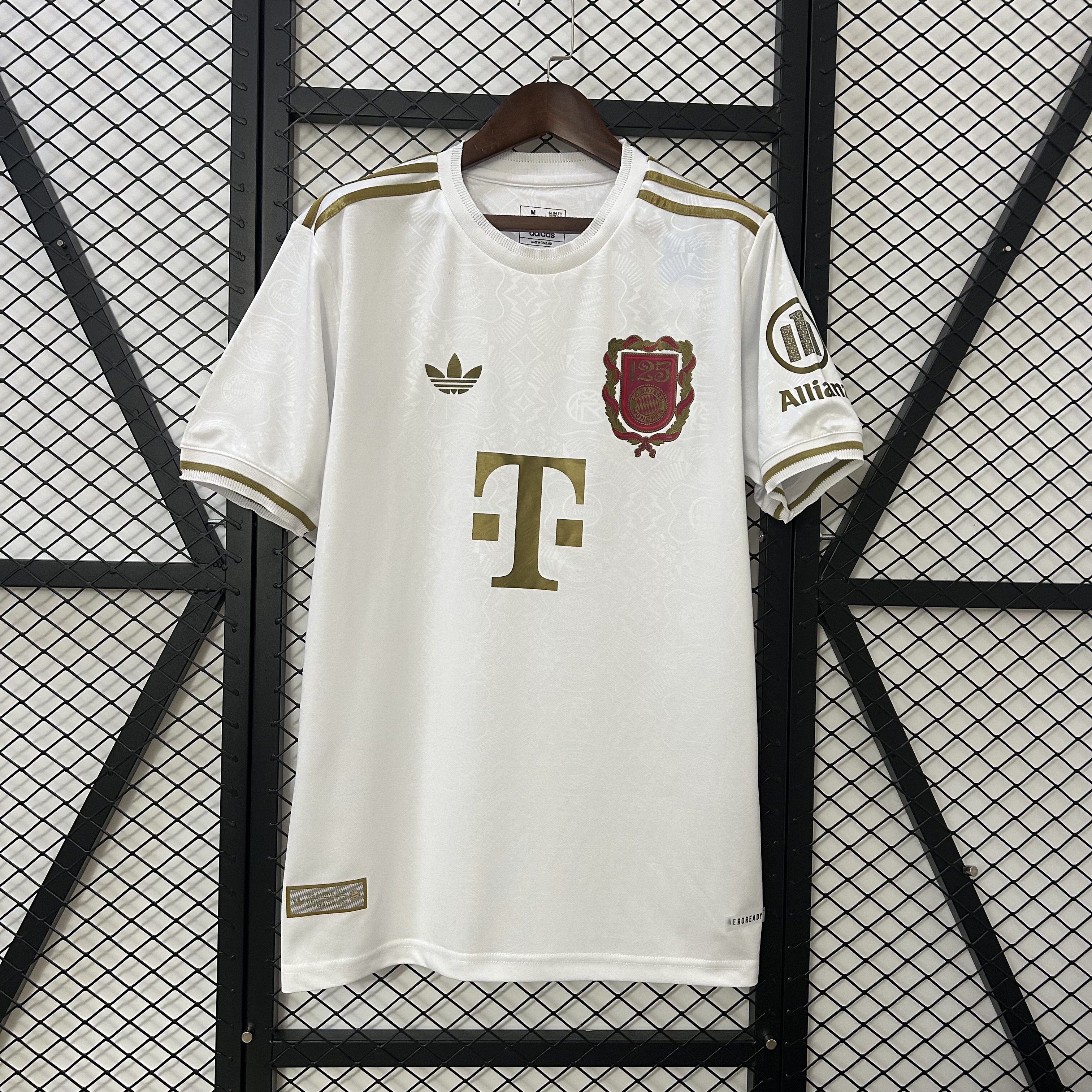Bayern Munich (125º Aniv. - Blanco)