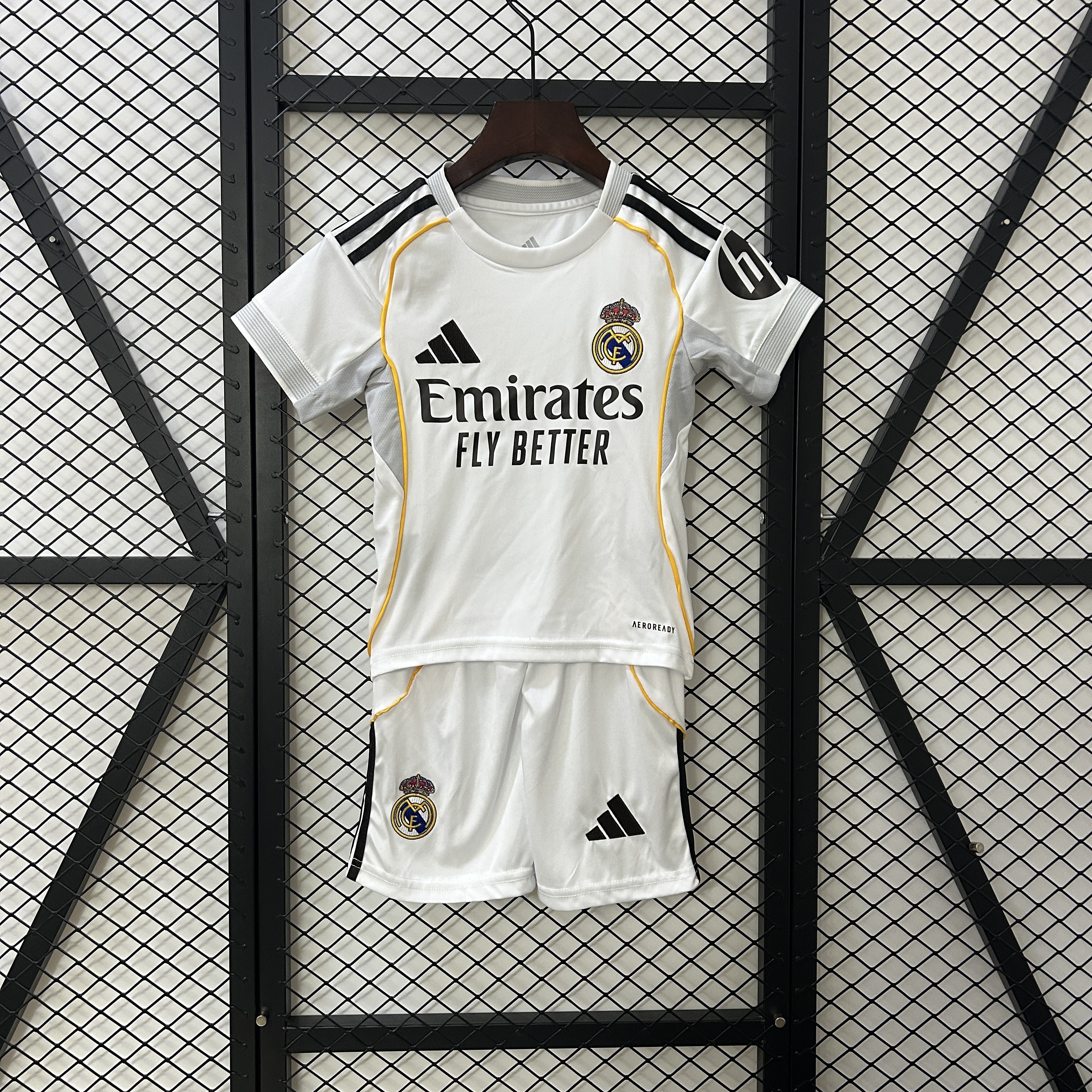Real Madrid (Niños - Equipación Local Completa)