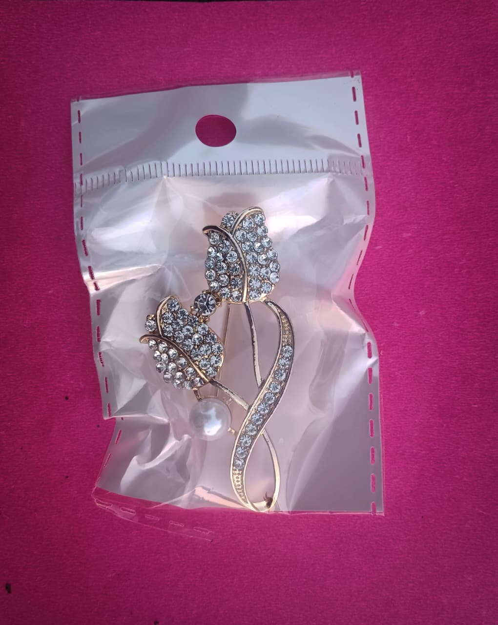 Elegant Metal Brooch - Saree Pin