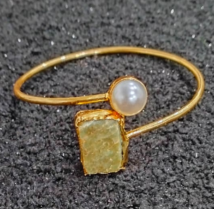 Elegant Bangles & Bracelet