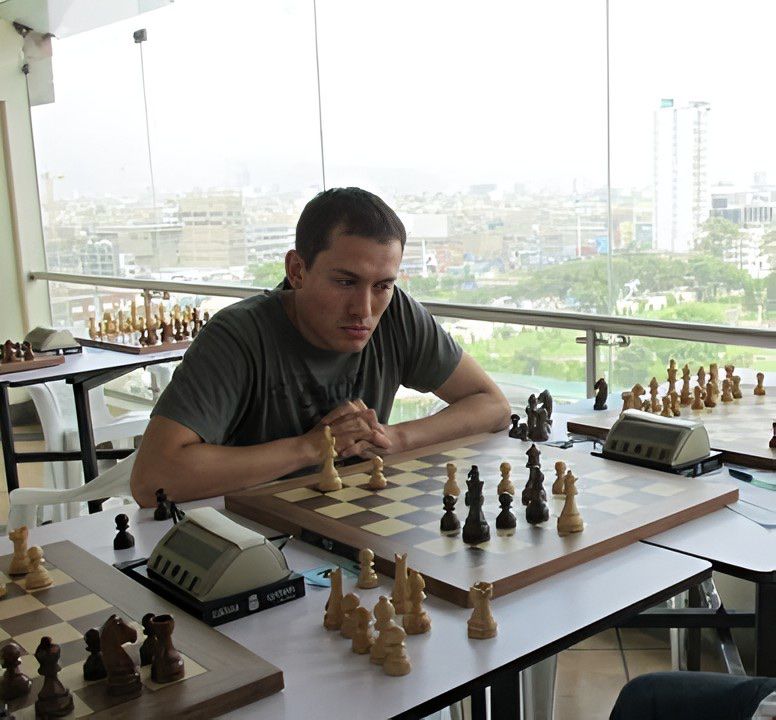 FM Alberto López (groups)