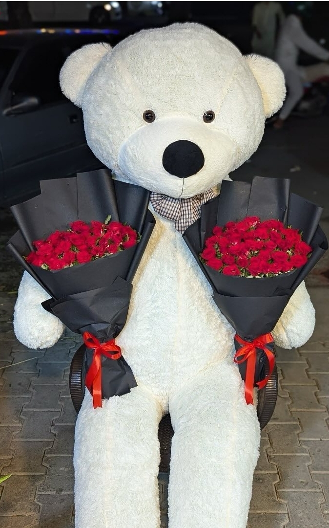 Giant Teddy Bear with Flower Bouquets