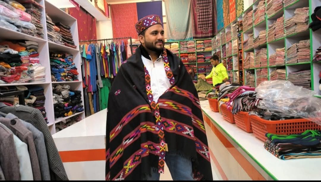 Kullu Shawls III patti