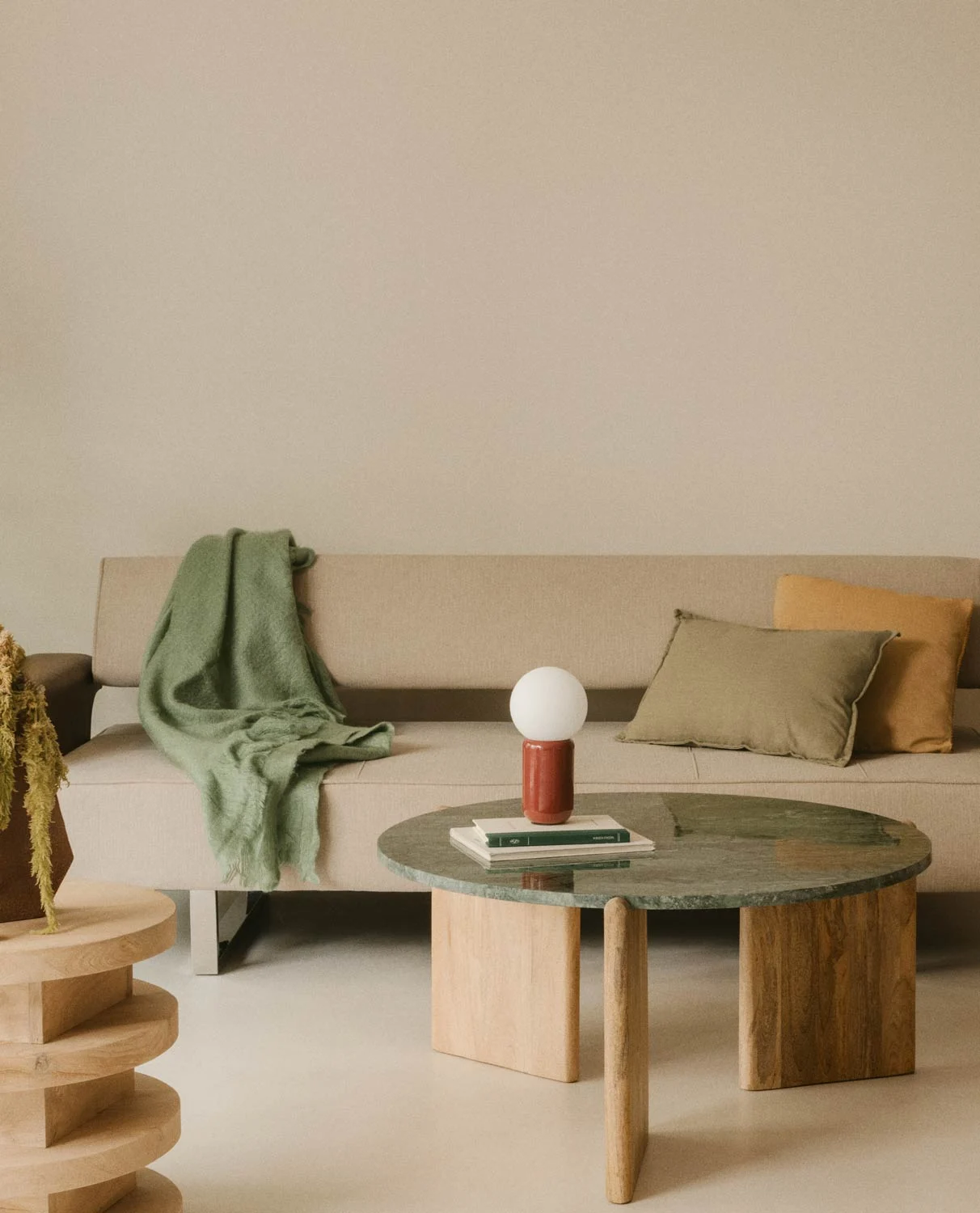 Round Mango Wood and Marble Coffee Table (Ø86 cm) 