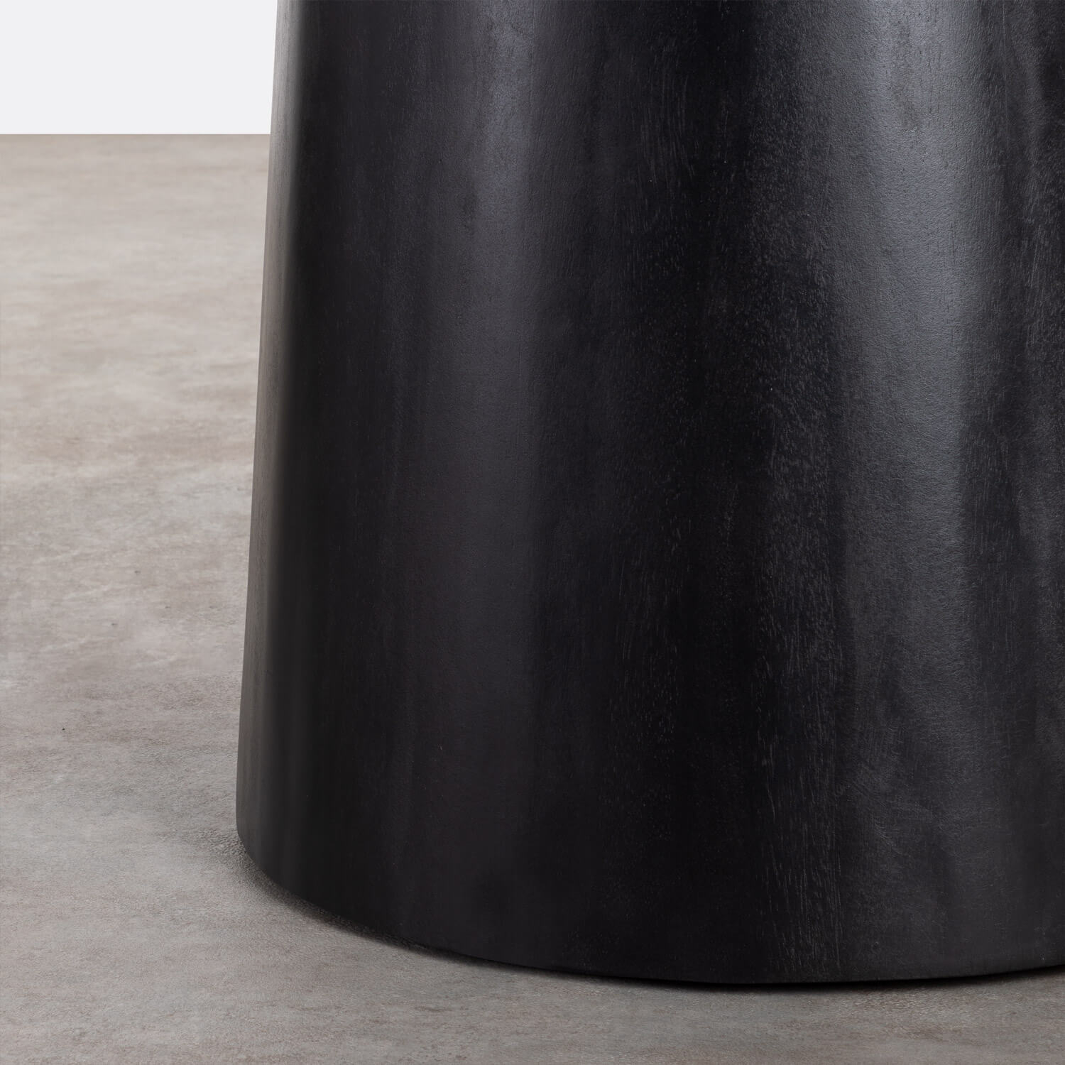  Set of Round Wooden Table Doran and 4 Vili Natural Rattan Chairs, 