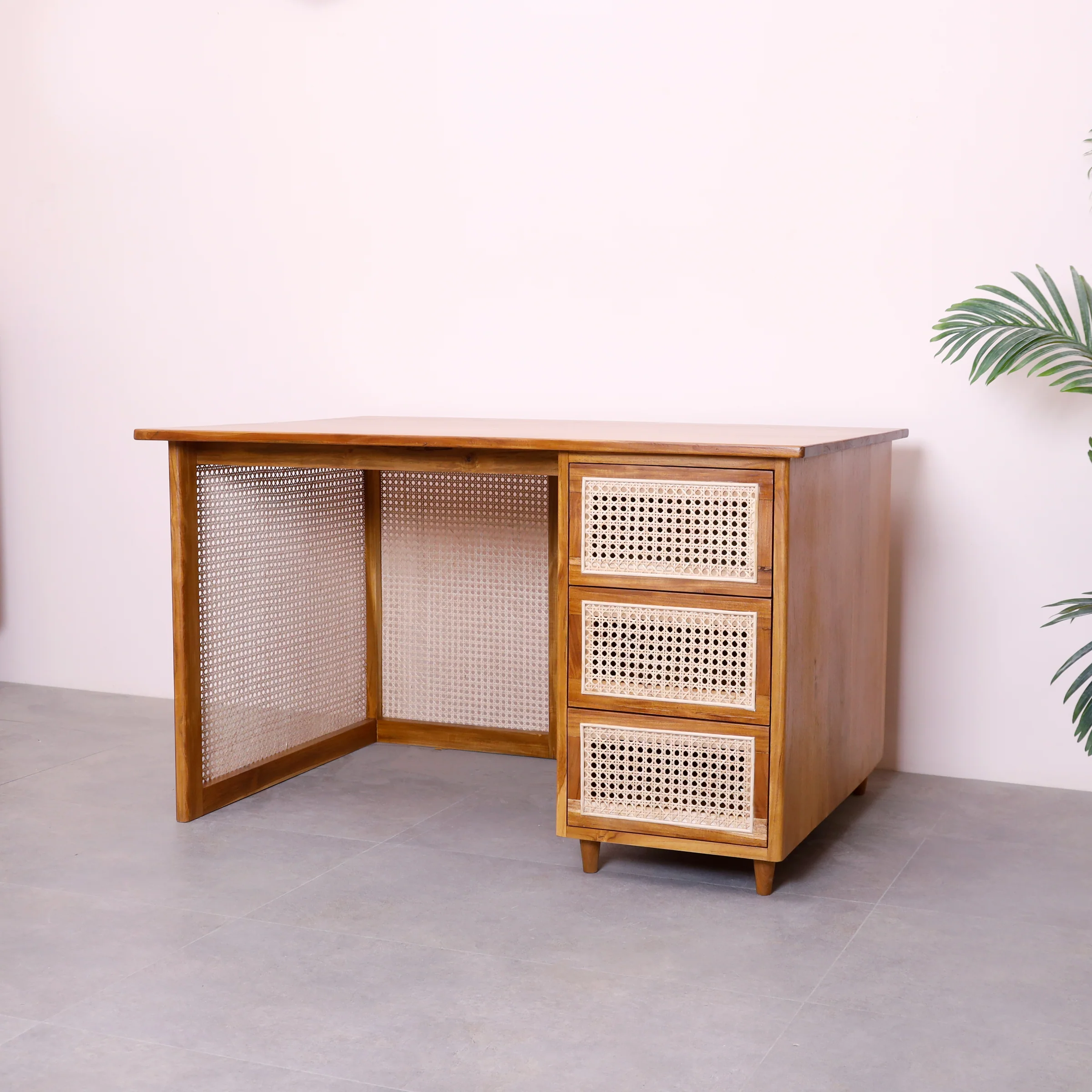 Wooden Desk with Drawers In Teak Wood