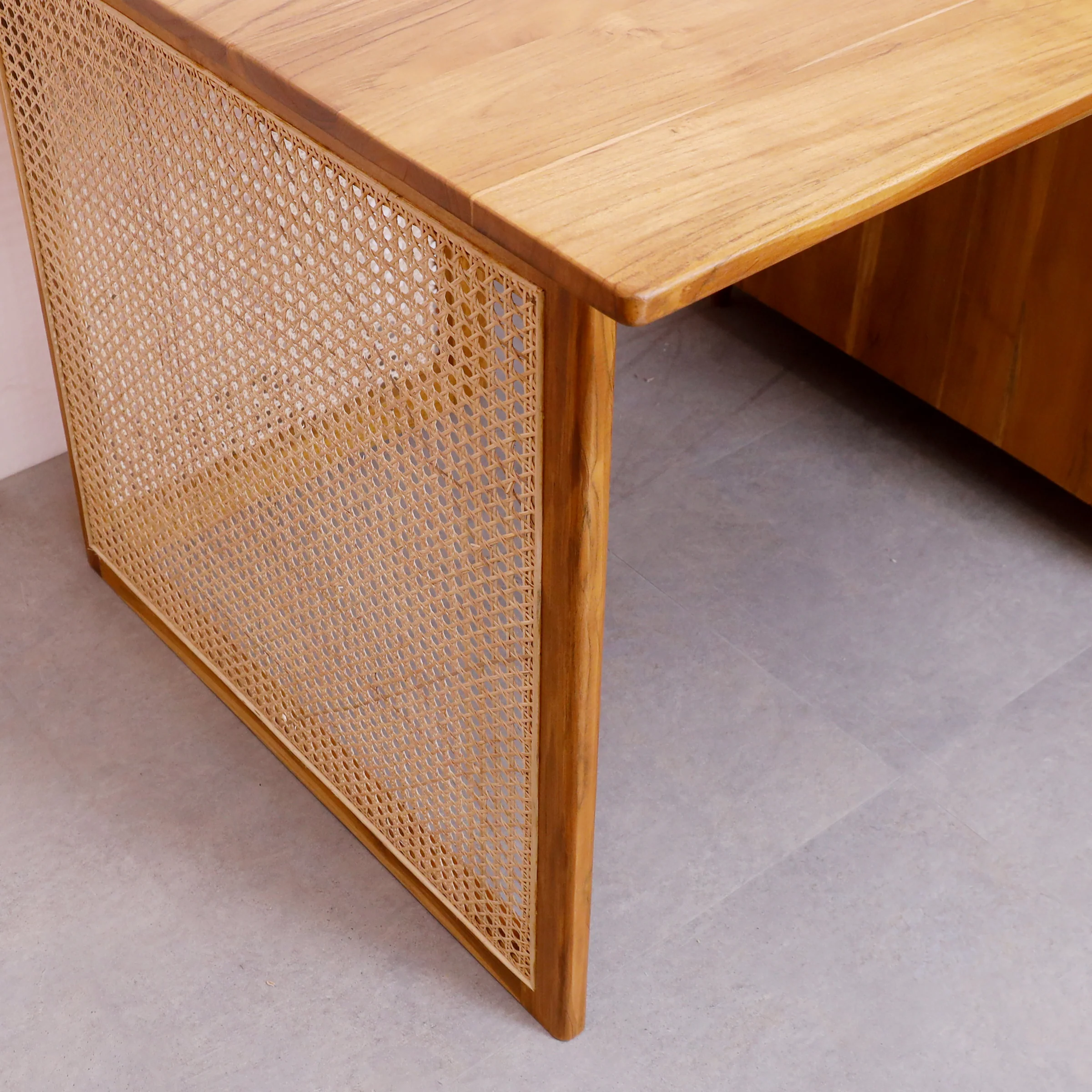 Wooden Desk with Drawers In Teak Wood