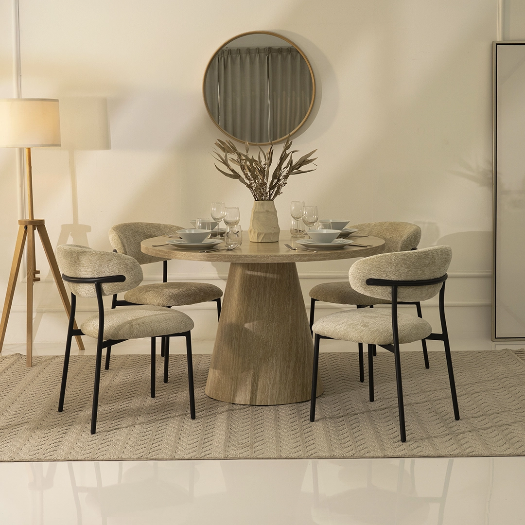 Modern Dining Set In Oak Wood
