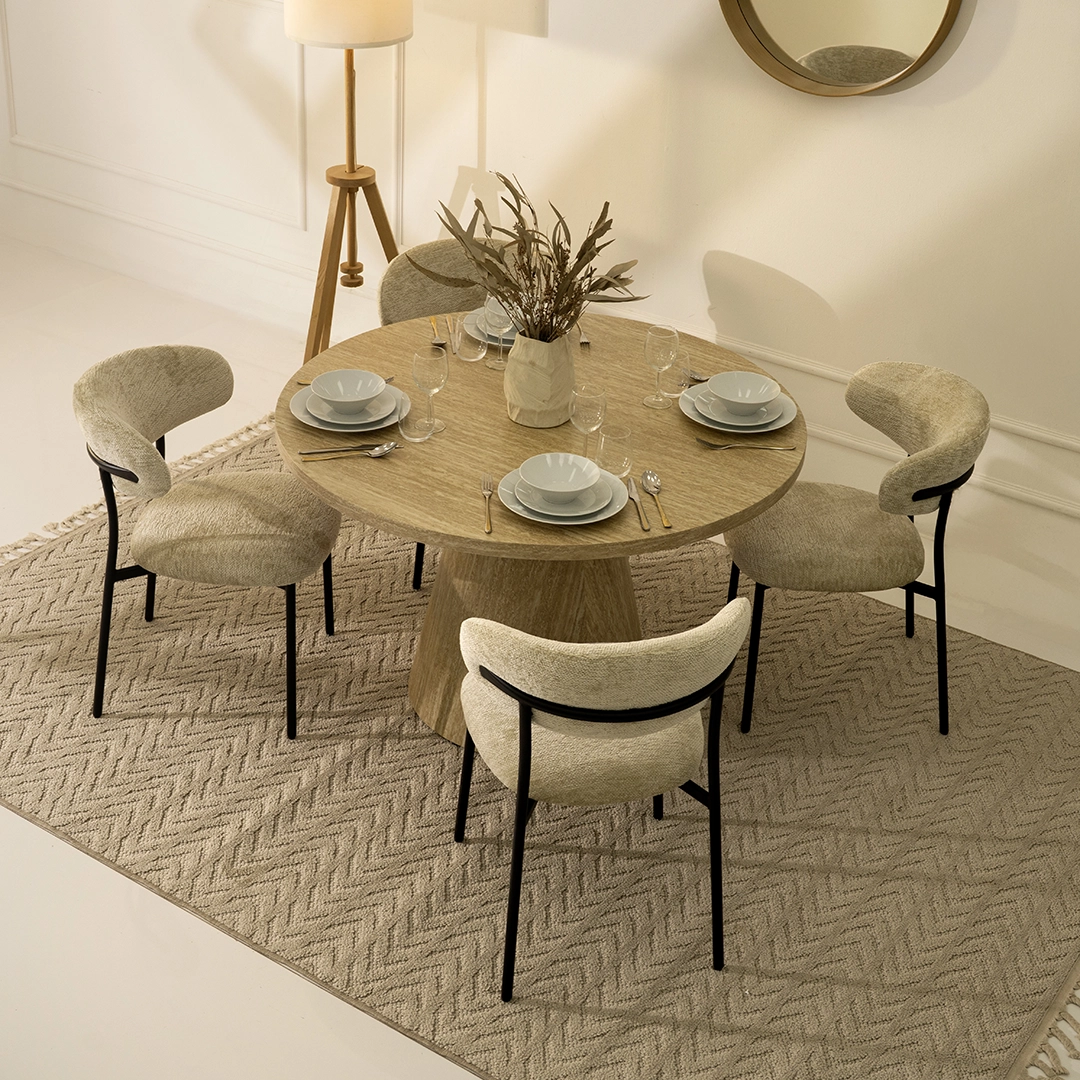 Modern Dining Set In Oak Wood