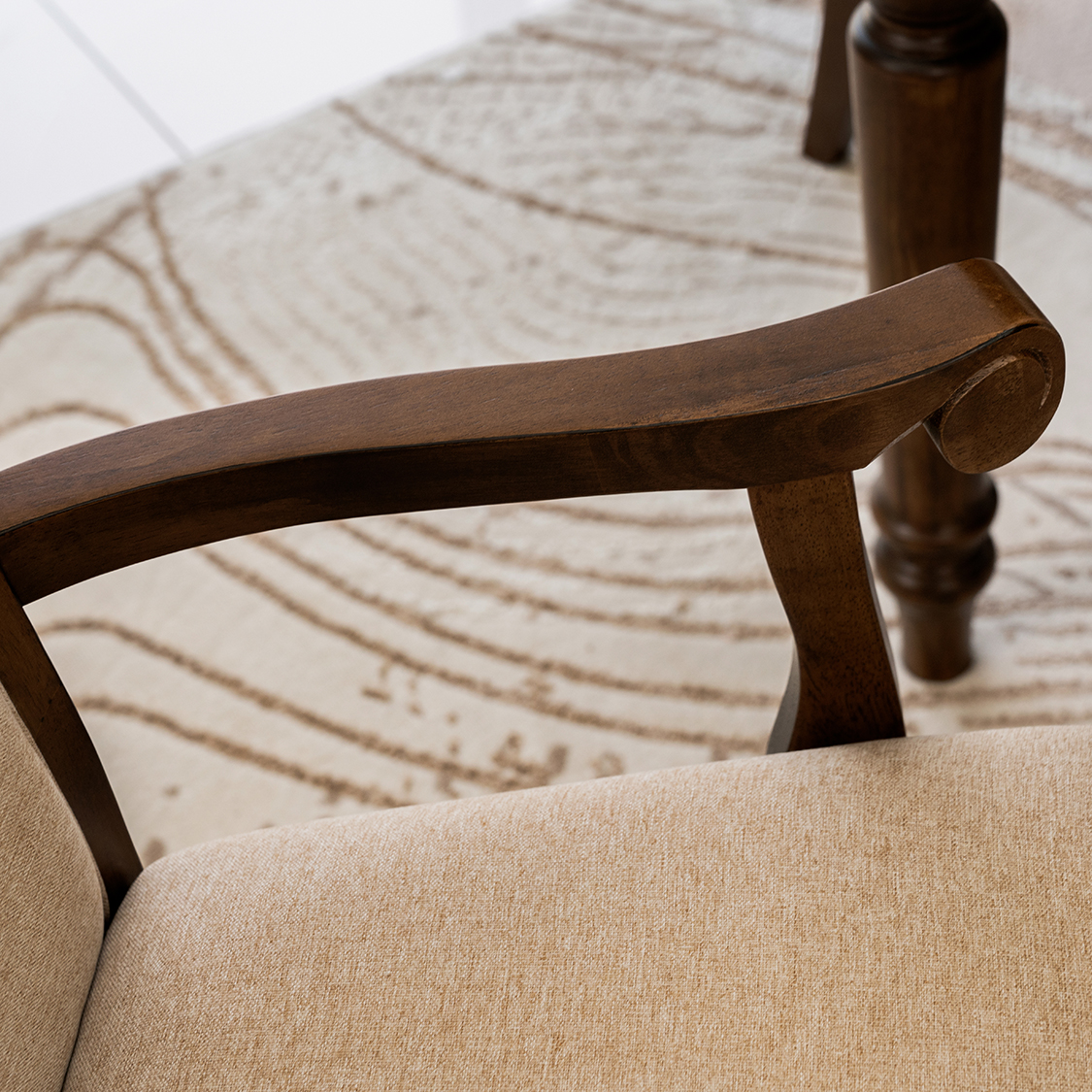 Elegant Wooden Dining Set in Mango Wood0