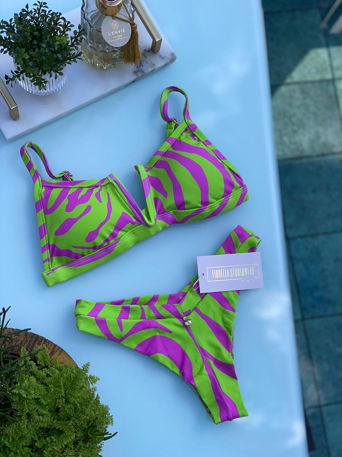 Excentric V-Bikini Set