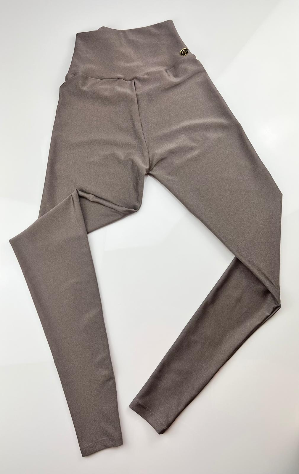 High-Waisted Fitness Pants – Brazilian Activewear | Stretchy and Sculpting 
