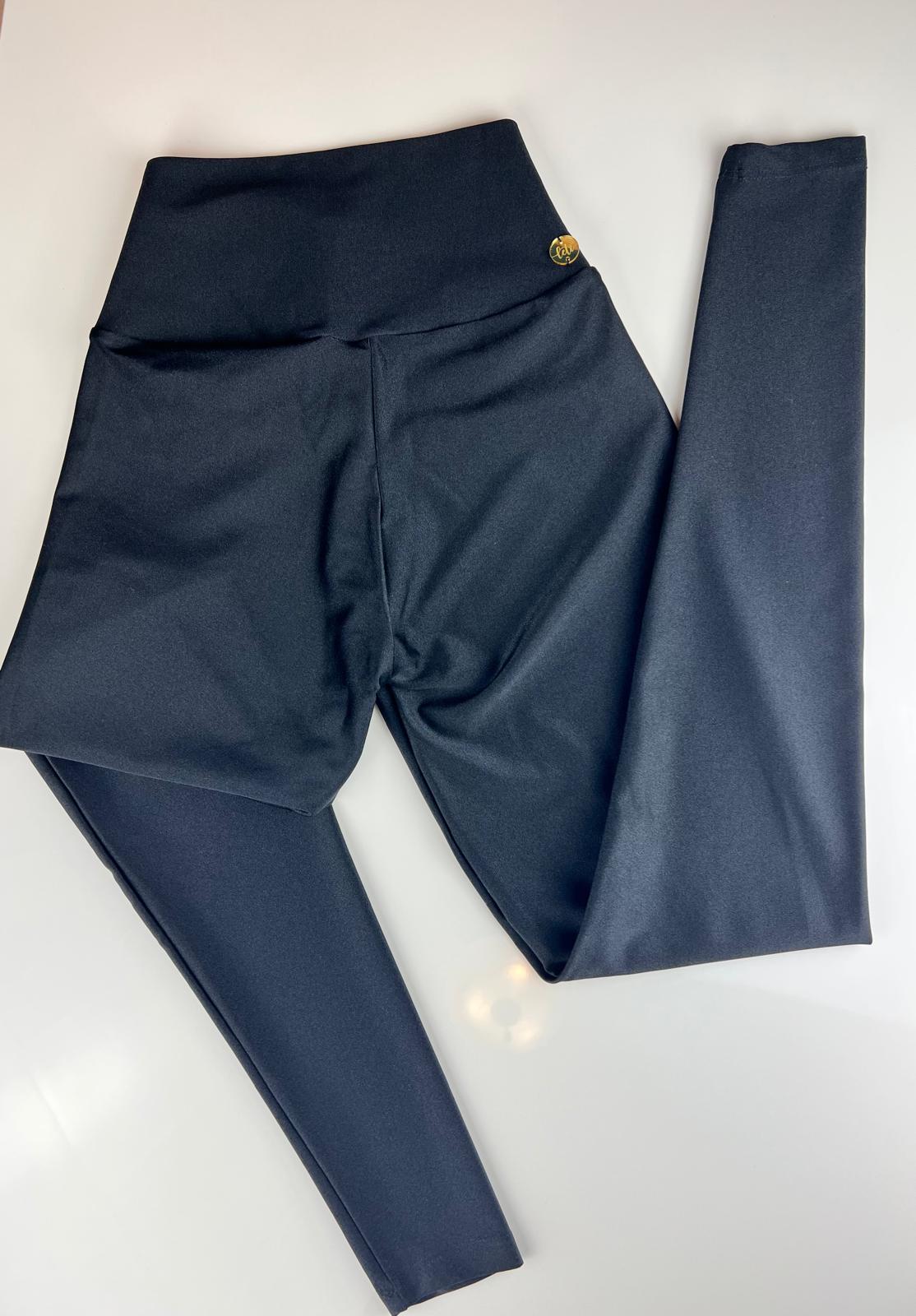 Black High-Waisted Fitness Pants – Brazilian Activewear | Stretchy, Sculpting & UV 50+
