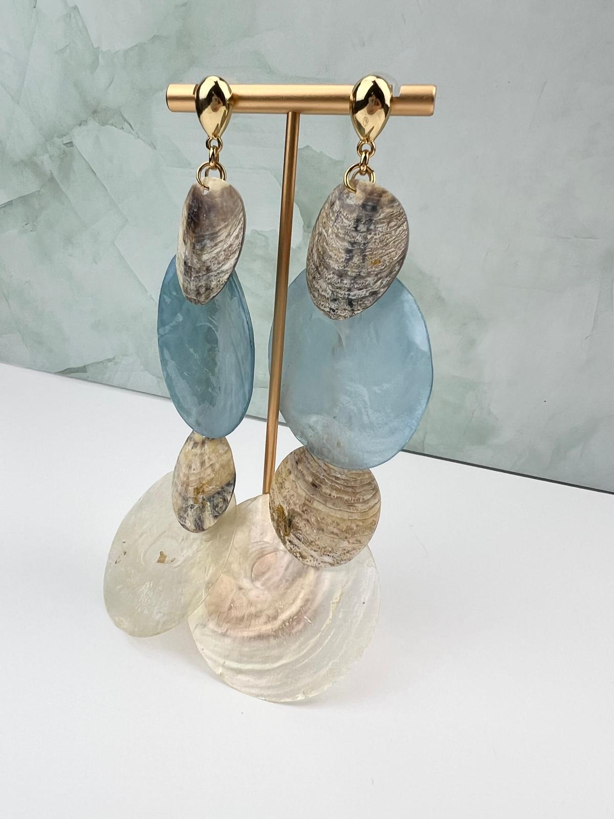 Pearl Aura: Modern Shell Disc Earrings