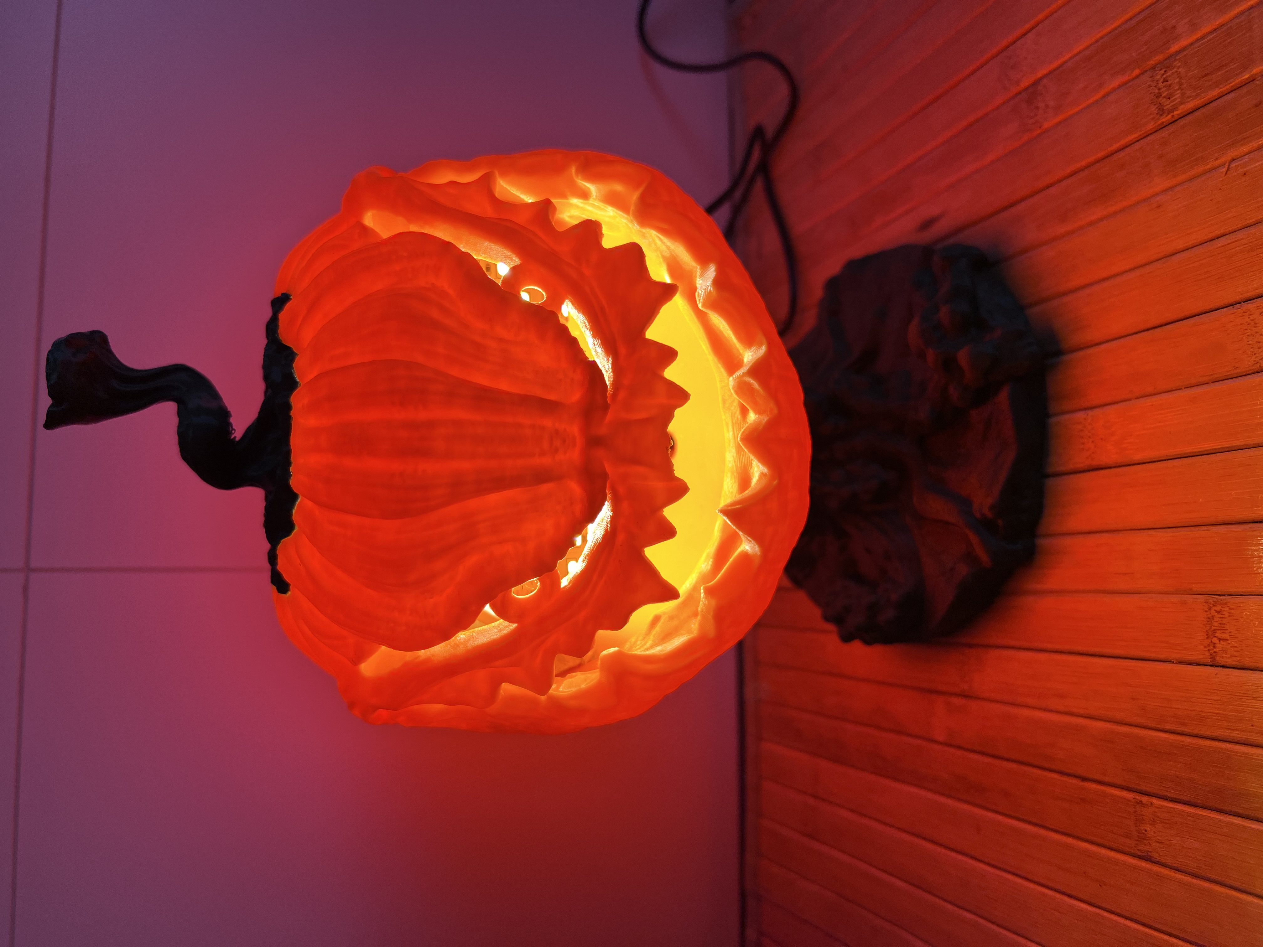 Abóbora de Halloween iluminada