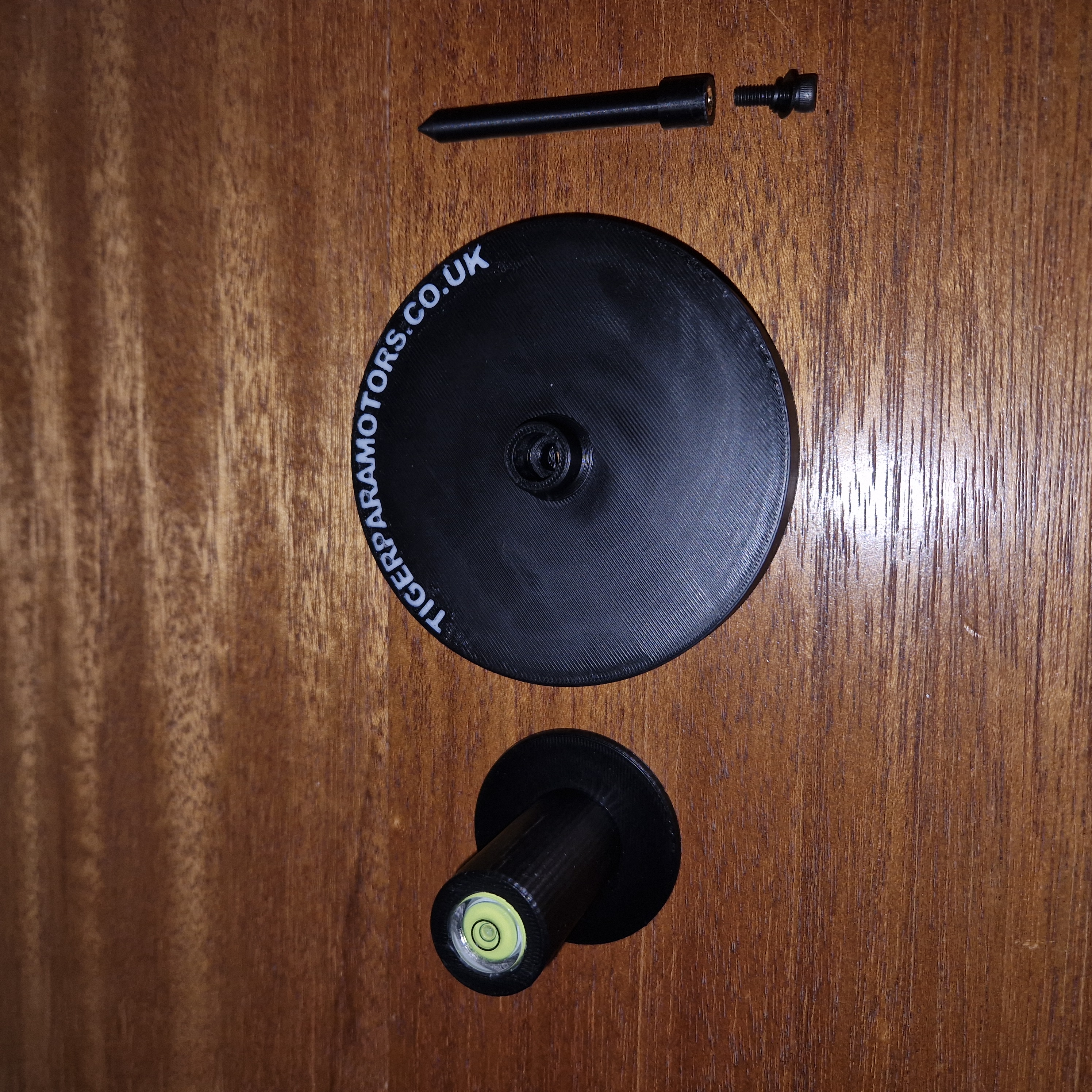 Paramotor propeller balancer with integrated level indicator for propellers with a 25mm hub. suitable for Vittorazi Moster 185, Air Conception and others.