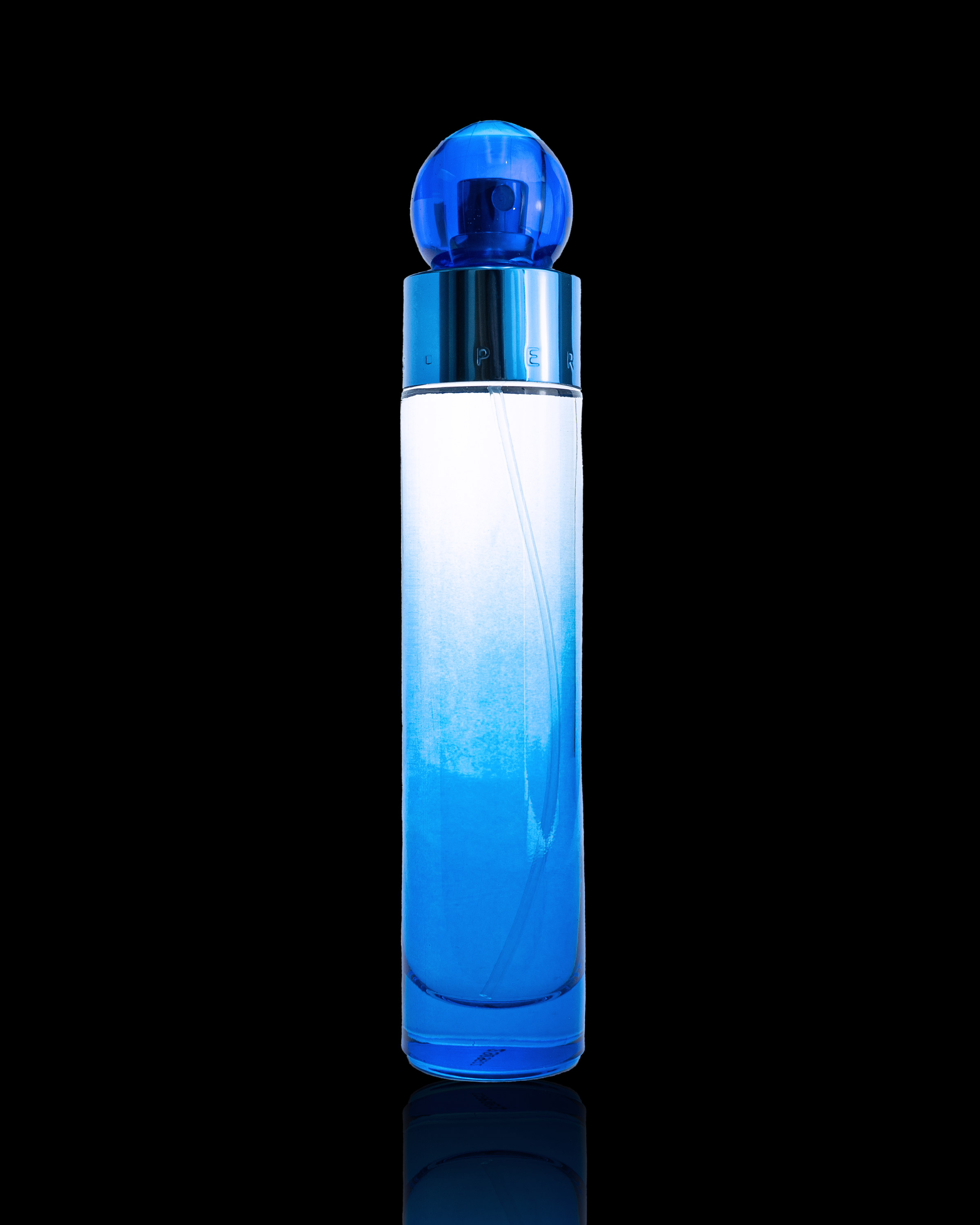 360° Very Blue for Men by Perry Ellis – Woody Aromatic Fragrance for the Modern Man