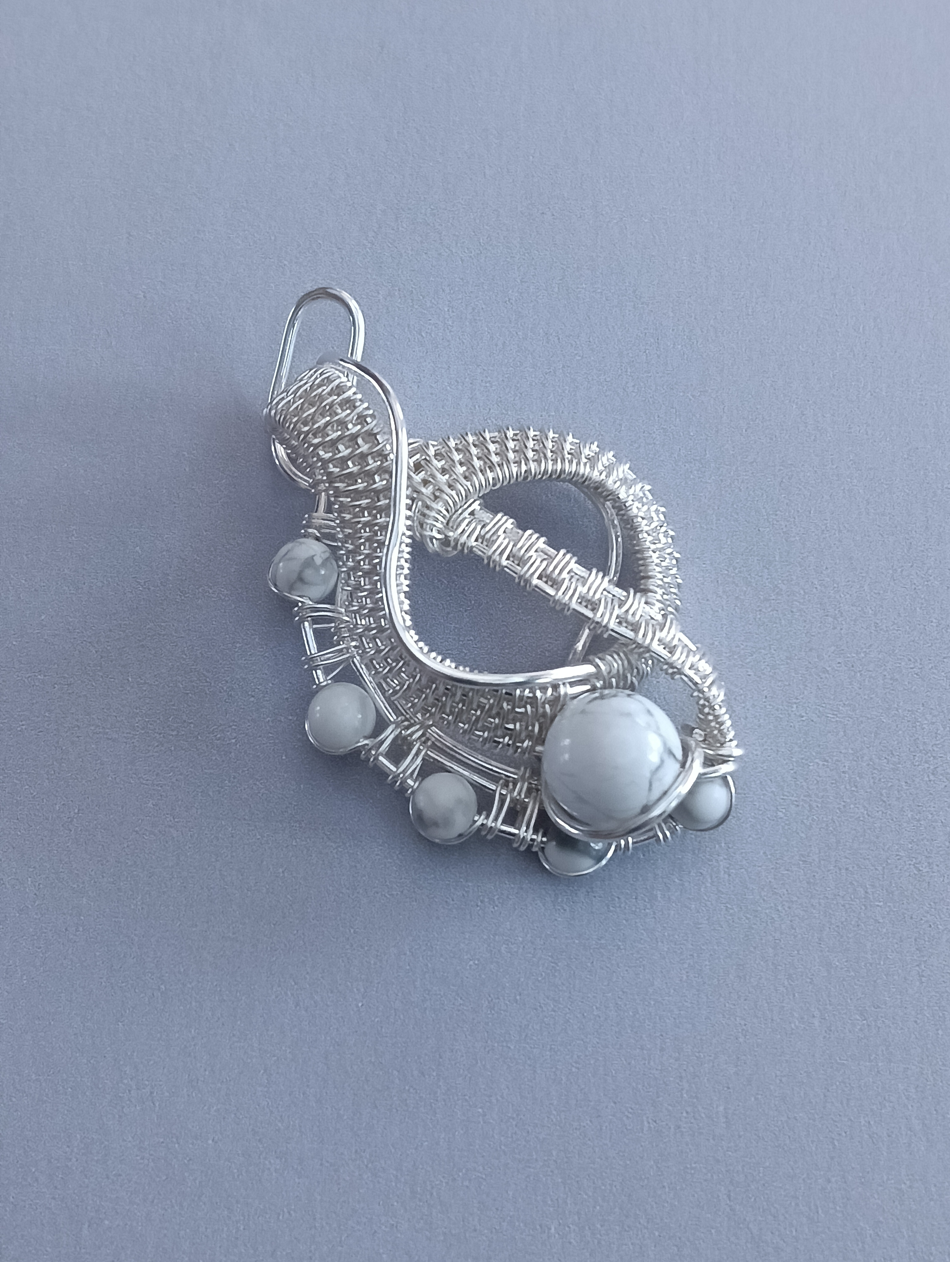 Pendente in Silver Filled con perle di Howlite Bianca