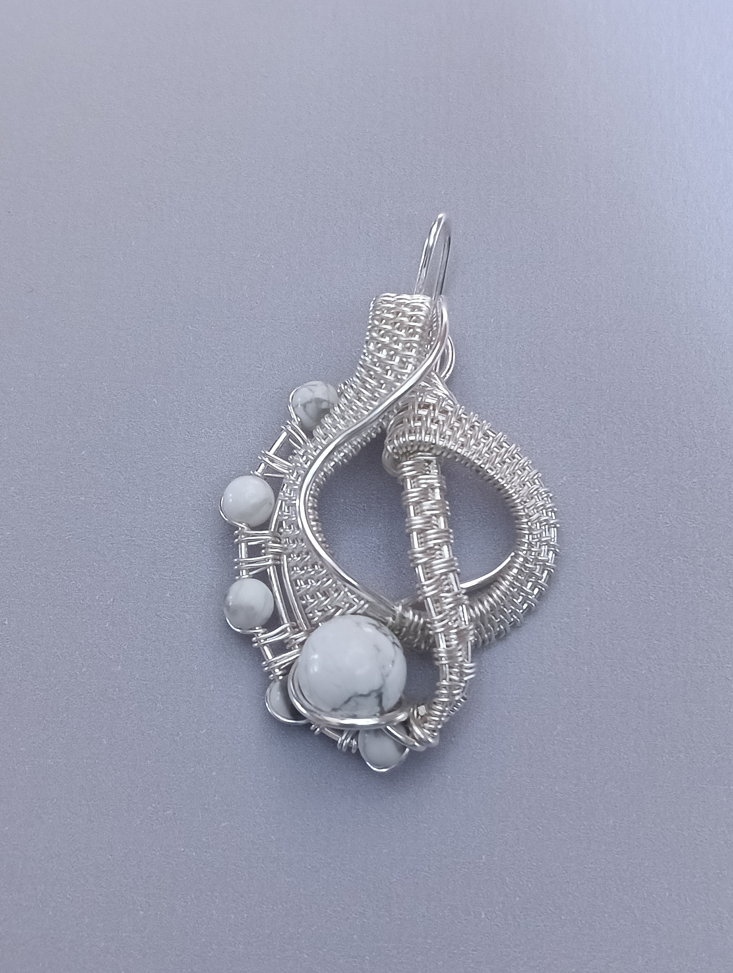 Pendente in Silver Filled con perle di Howlite Bianca