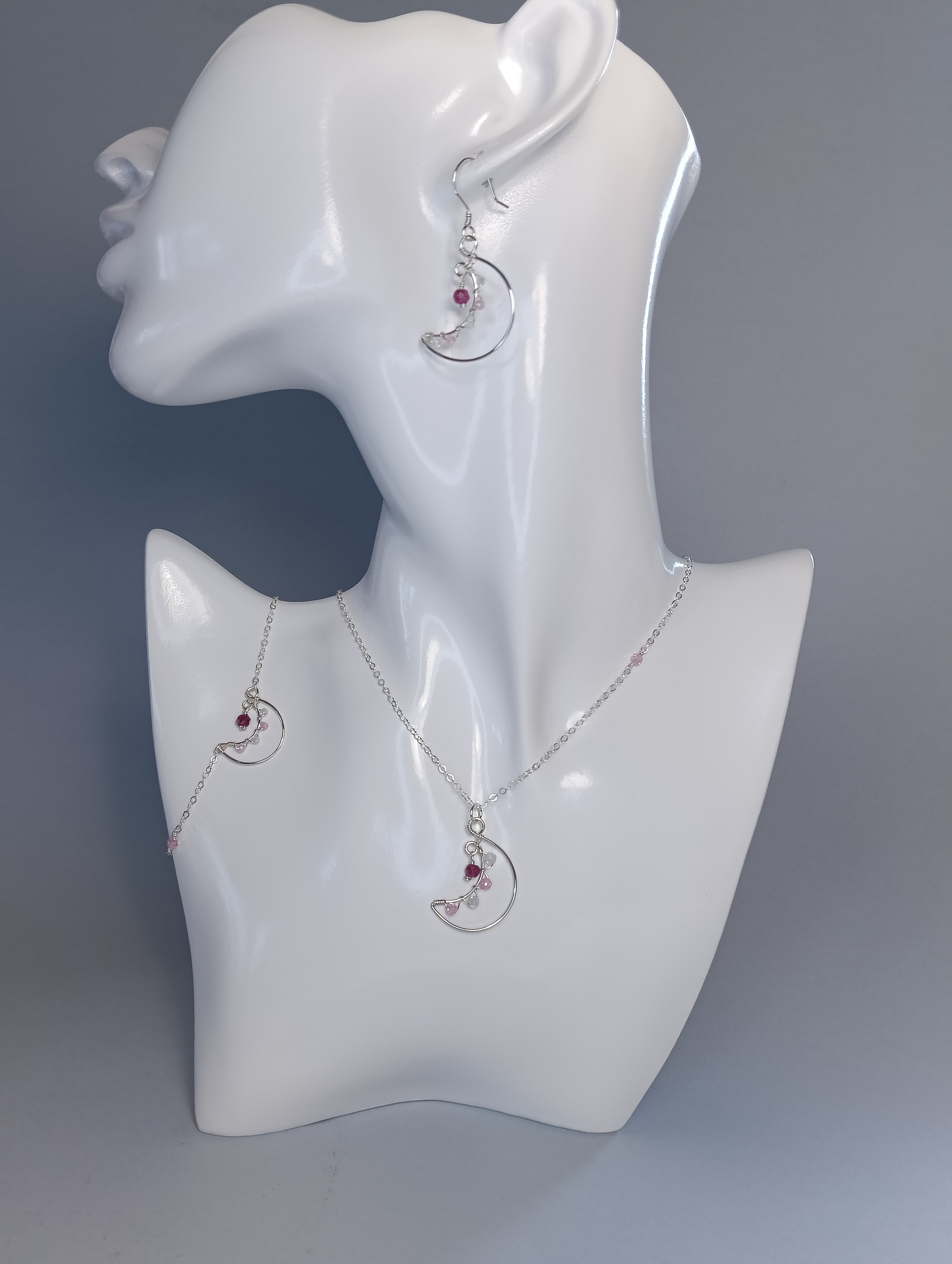 Parure delicata in argento con zirconi e rubini