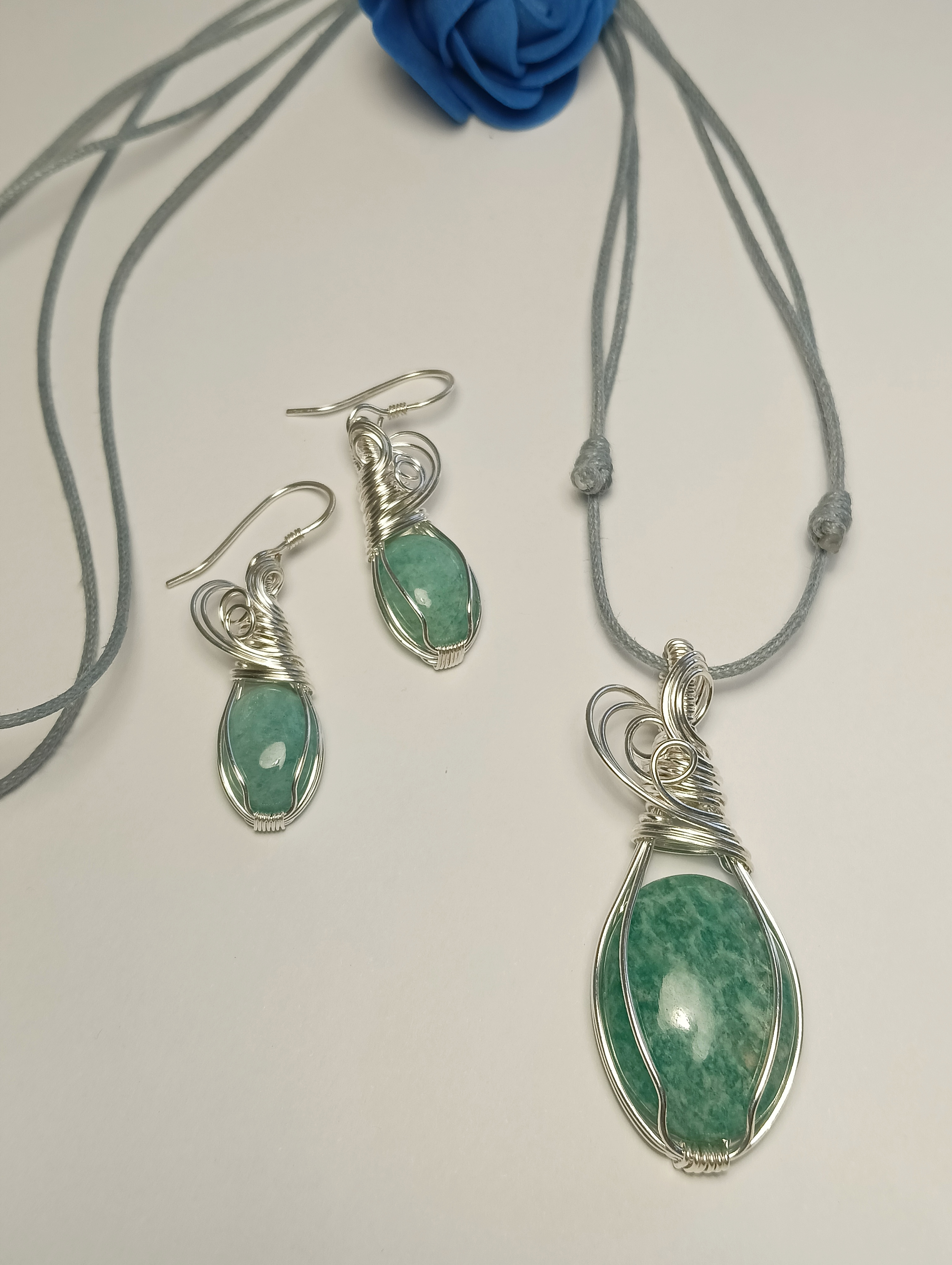 Collana e orecchini coordinati in amazzonite naturale